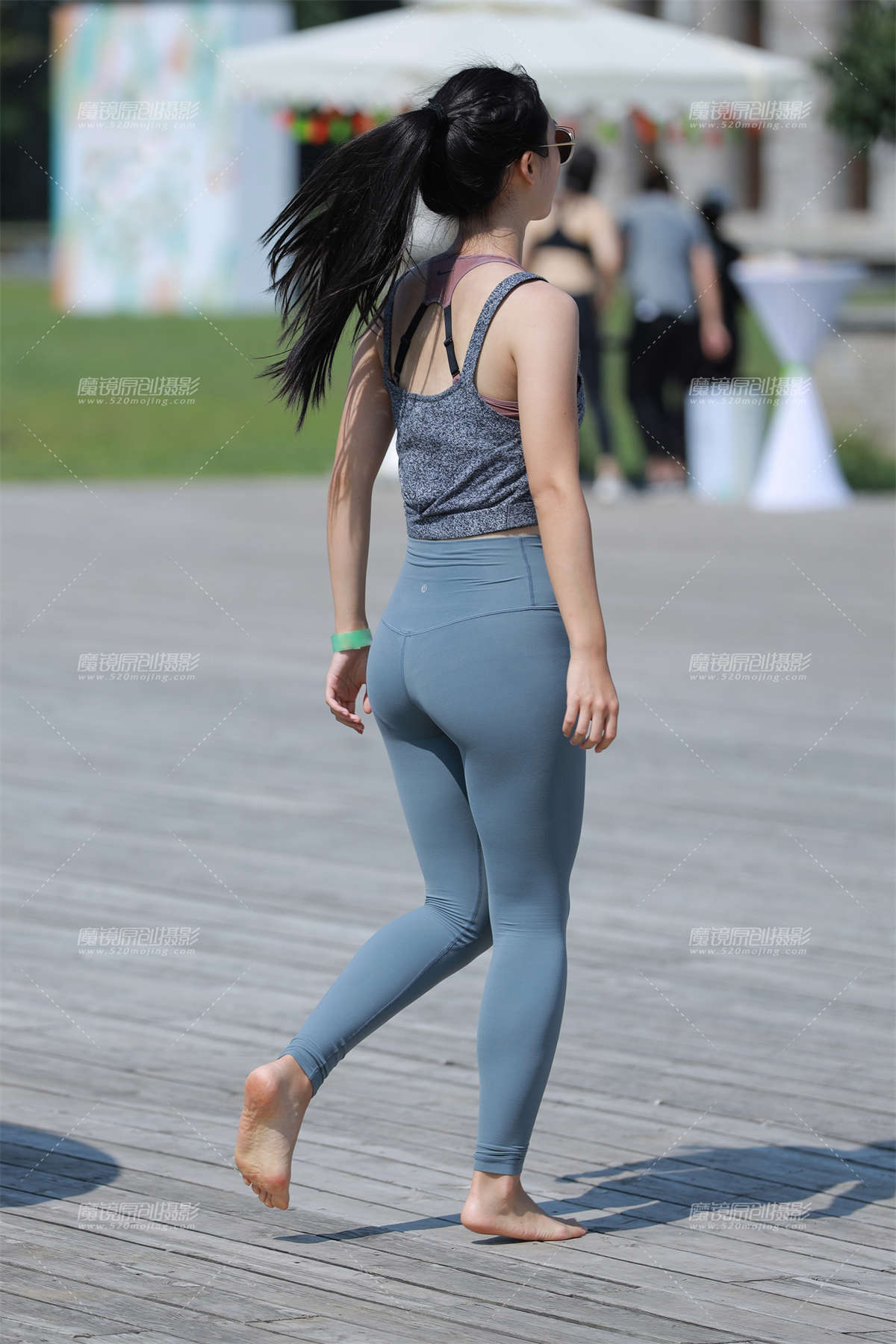 图片[2]-【小默赛帖】第1472篇★如果开心，那就奔跑吧美女★-日更街拍