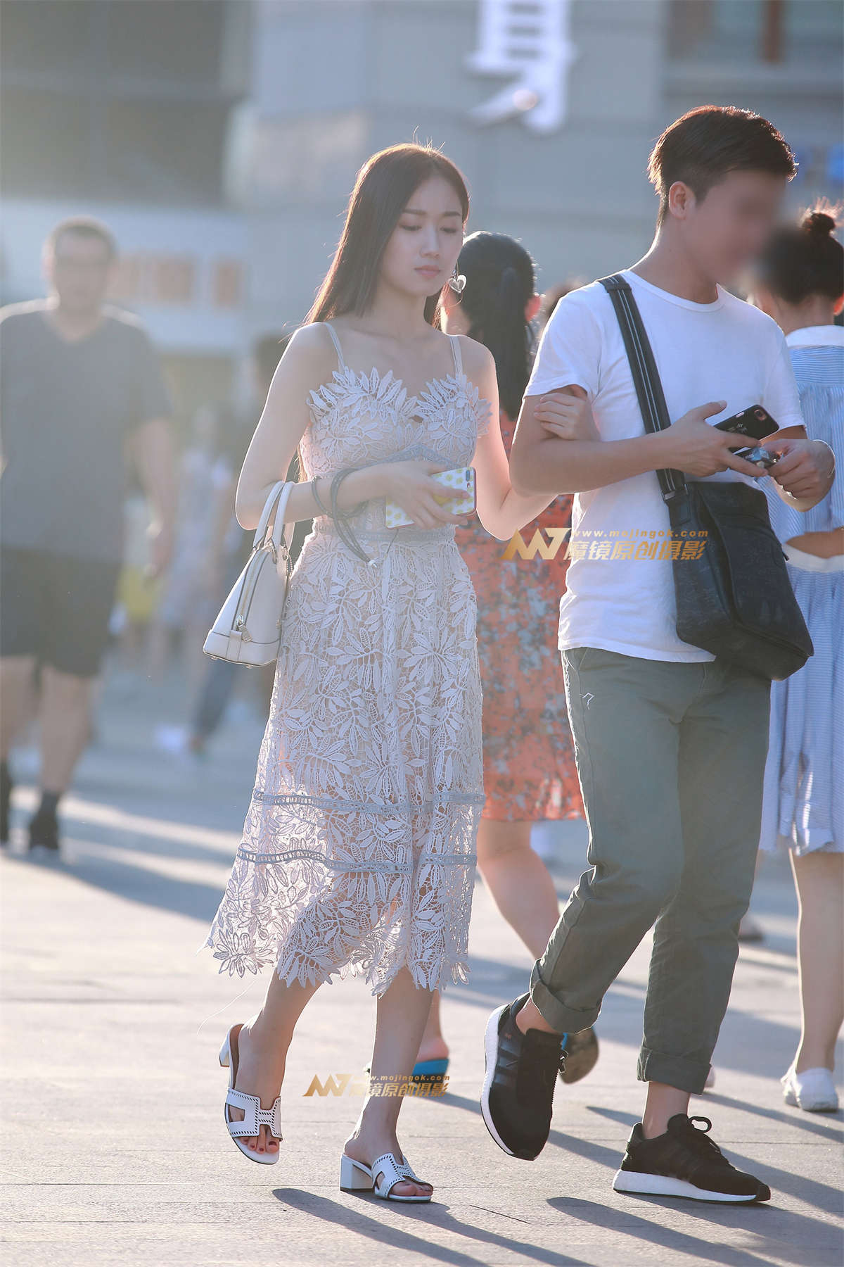连衣长裙，雅致美女-日更街拍