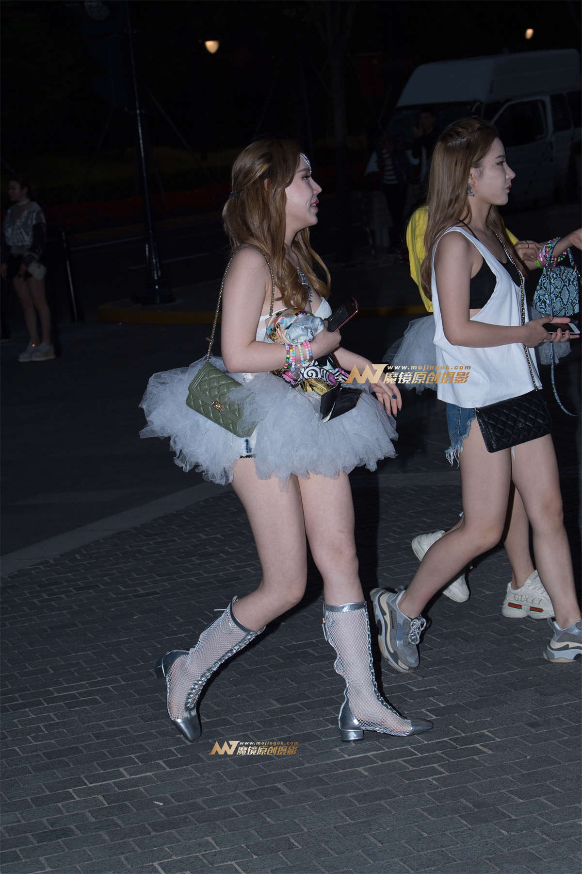 月光下的小白鹅-日更街拍