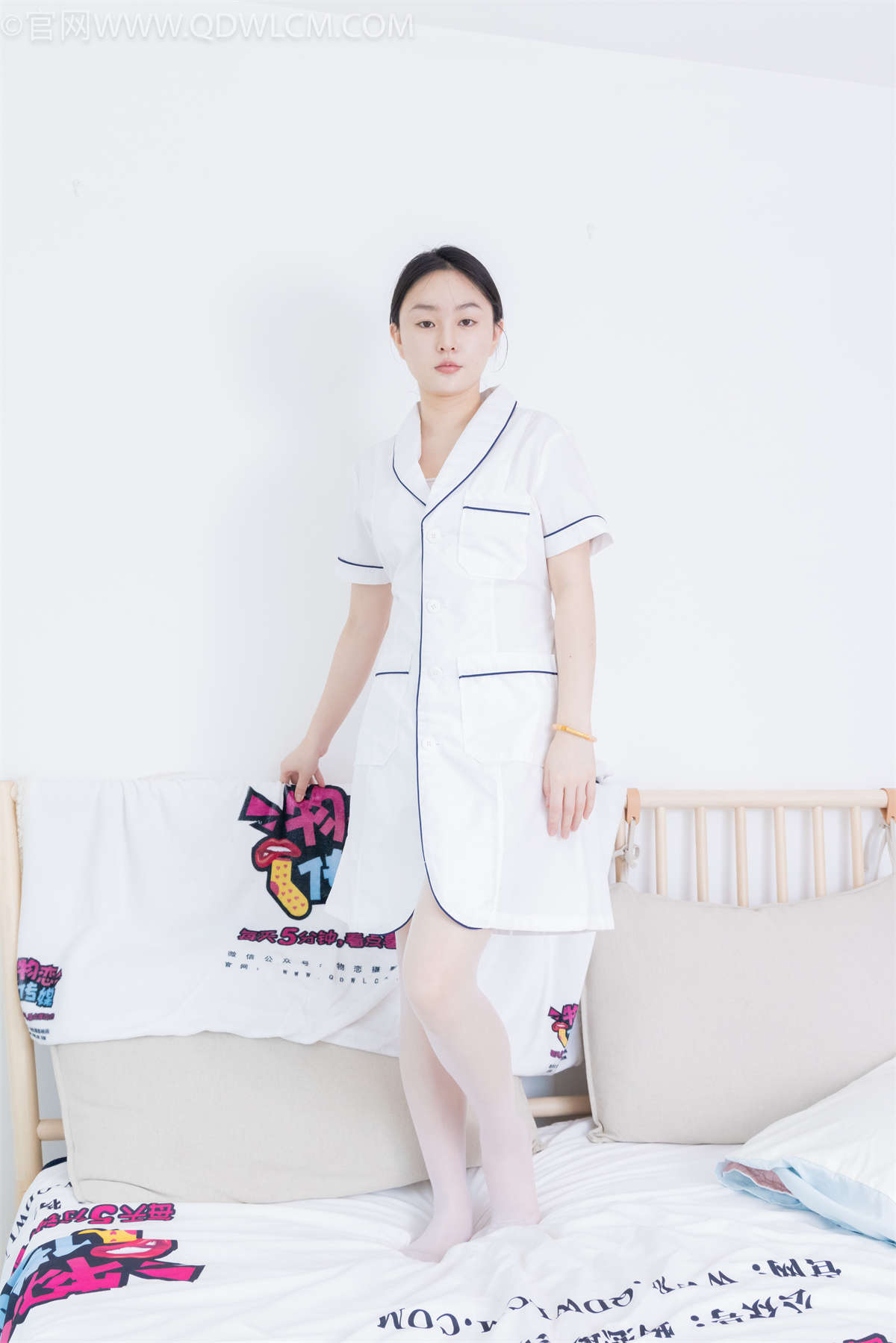 物恋传媒 NO.2142 美兔-纯与白-日更街拍