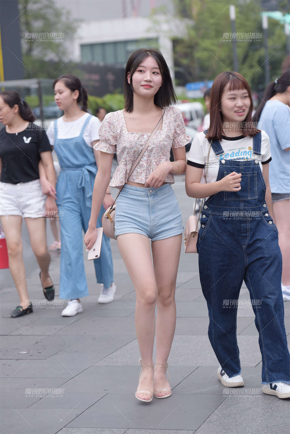 【慕容笙赛贴】白白净净的长腿-日更街拍