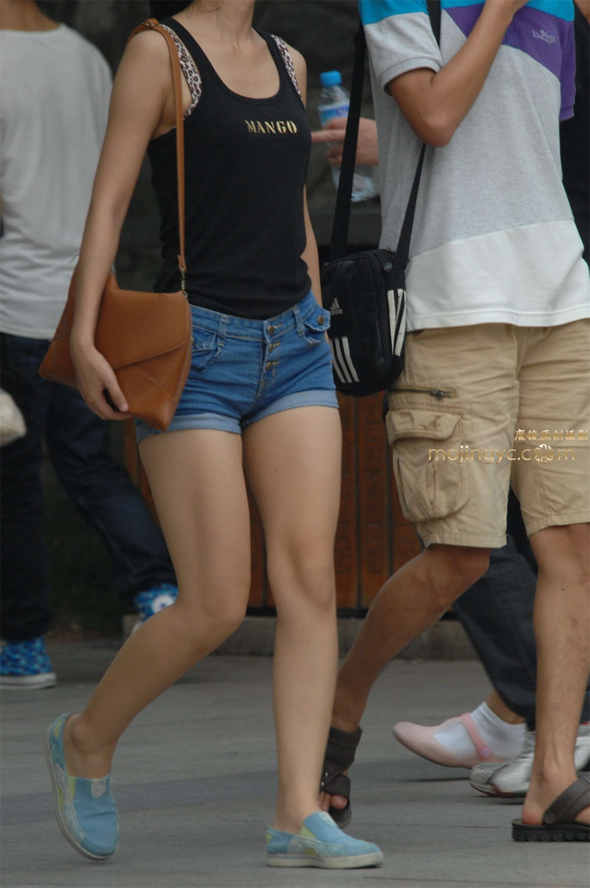 图片[2]-2016-08-19绝对极品美臀牛仔热裤妹妹86张-日更街拍