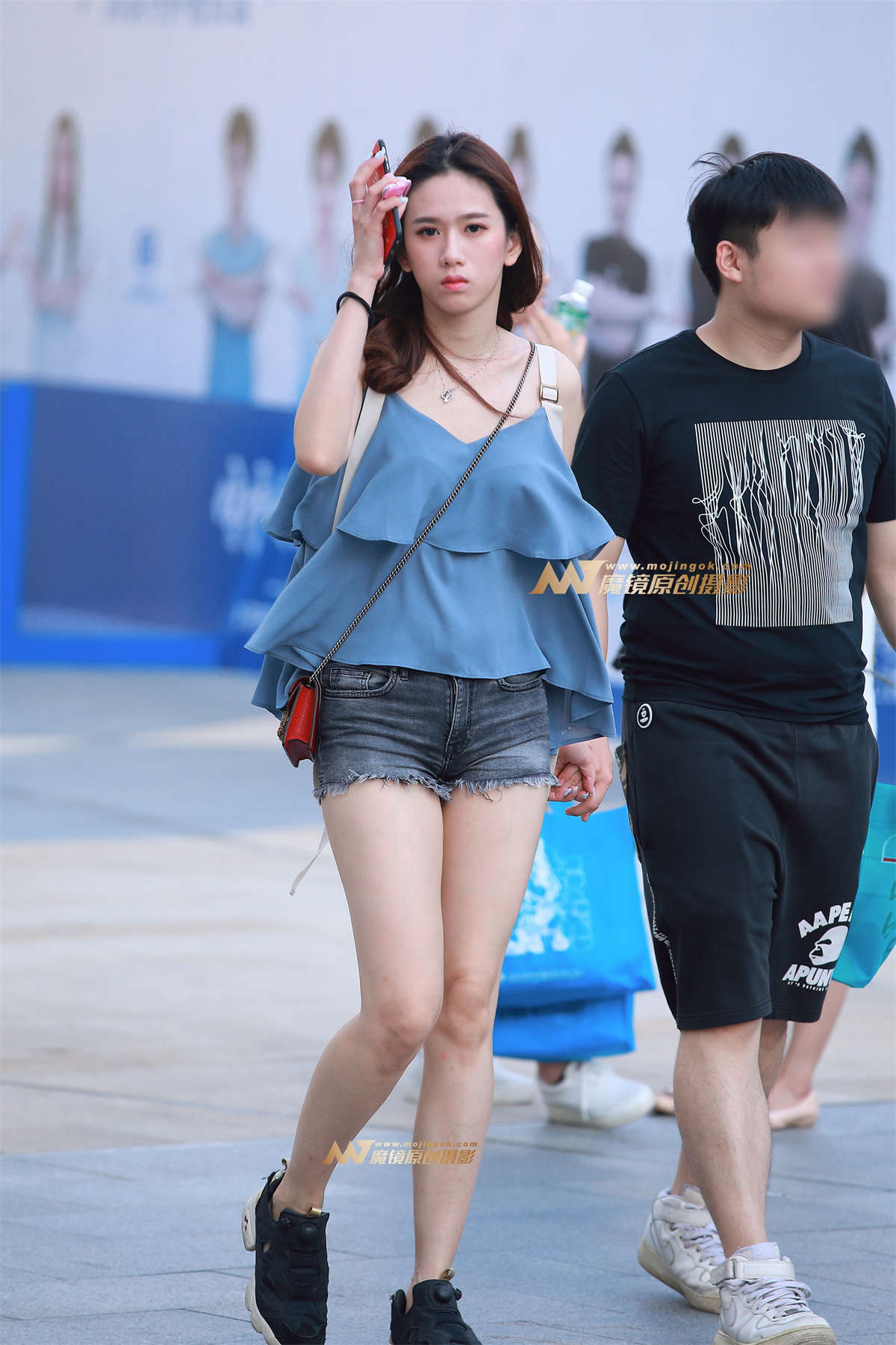 热裤，美腿，精致美女-日更街拍