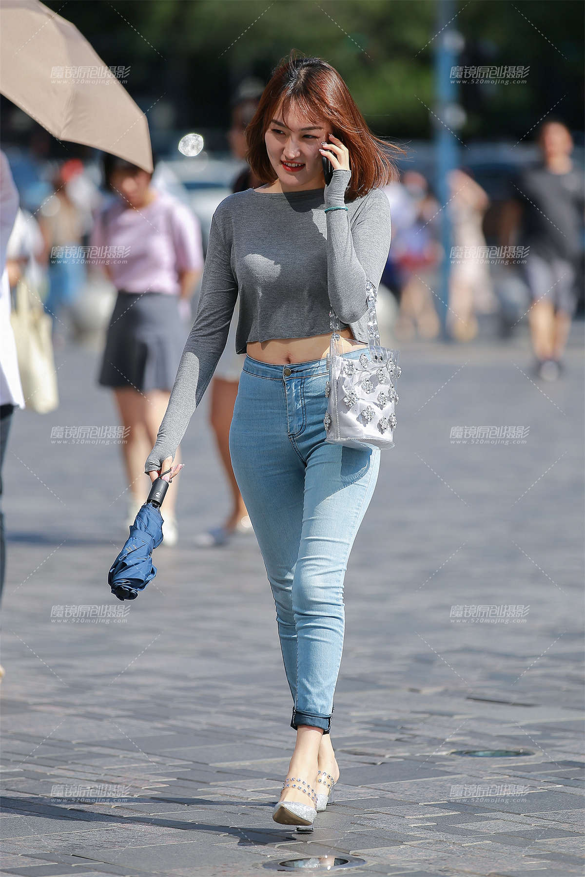 牛仔裤小妹-日更街拍