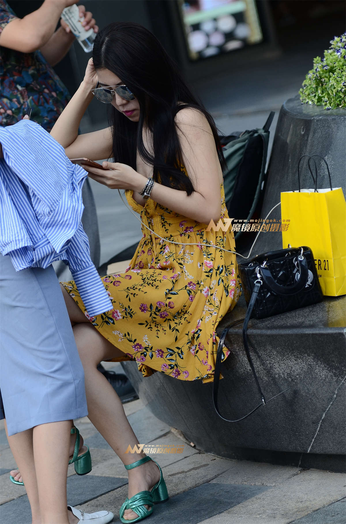 【神摄手赛帖】低胸吊带黄裙插图1