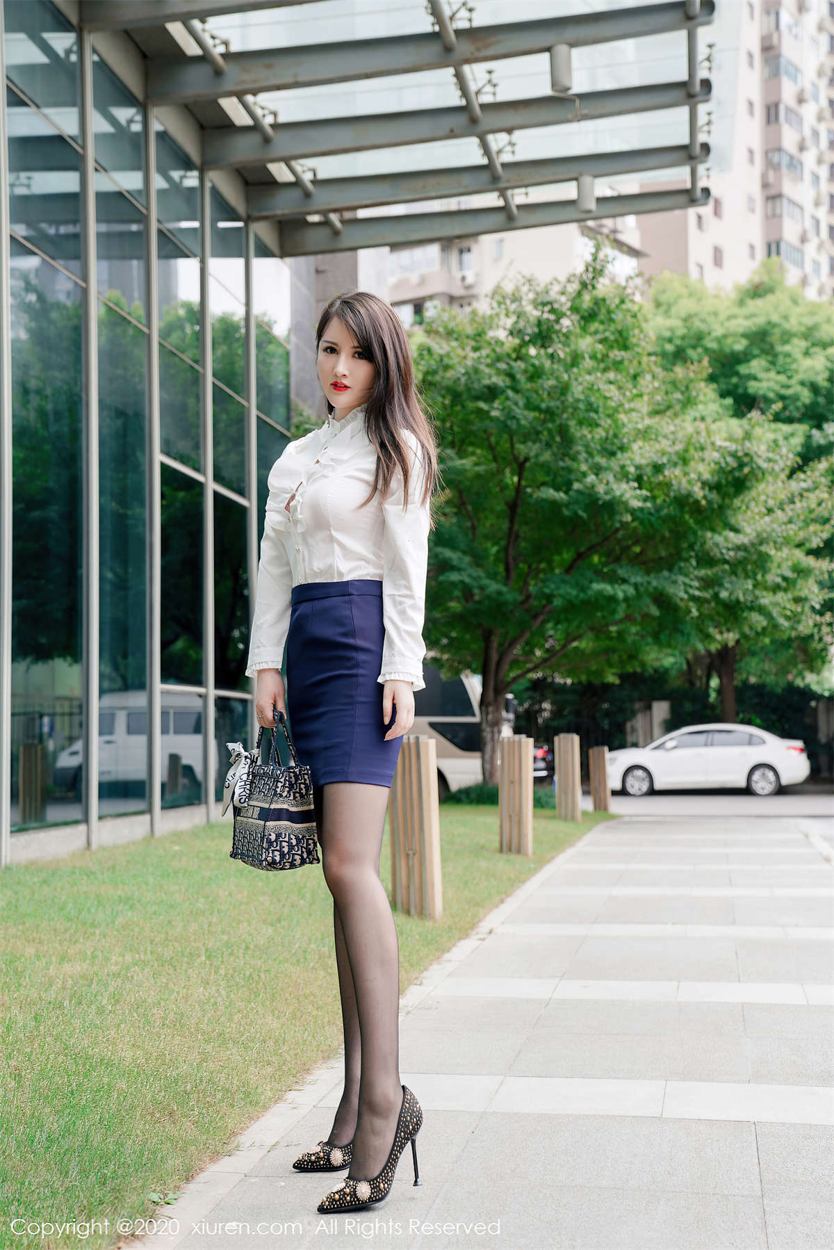 Xiuren秀人网 2020.08.13 NO.2437 诗诗kiki-日更街拍