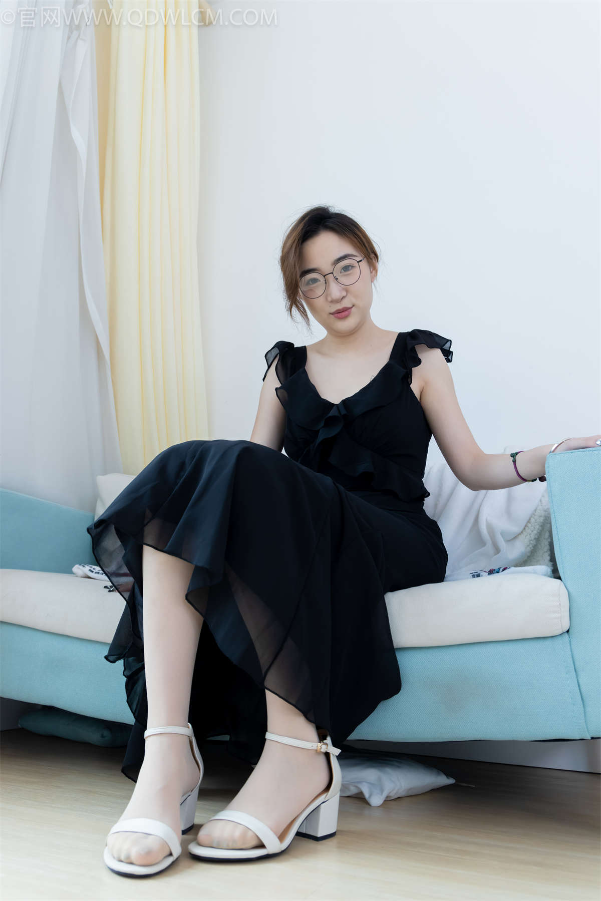 物恋传媒 NO.2147 恬恬-知性优雅-日更街拍