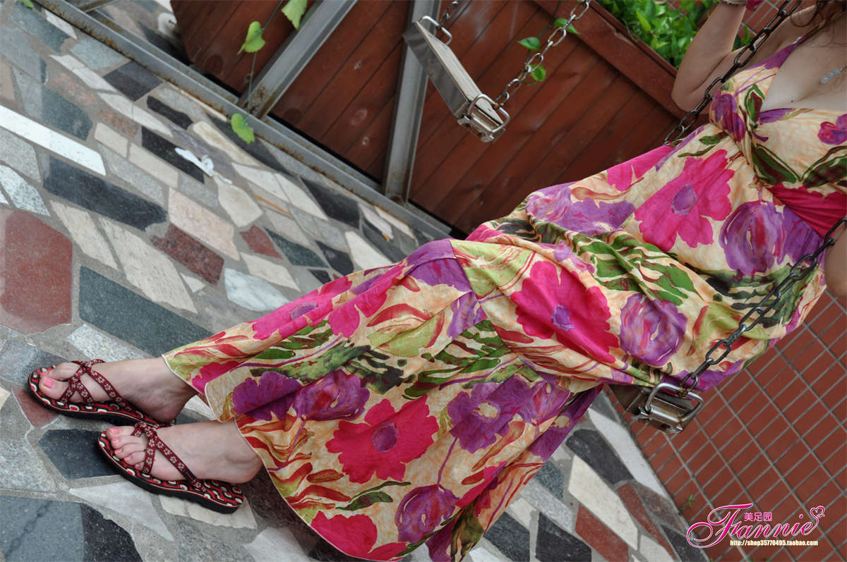 Fannie芬妮美足园NO.582 炫动夏日秋千-日更街拍