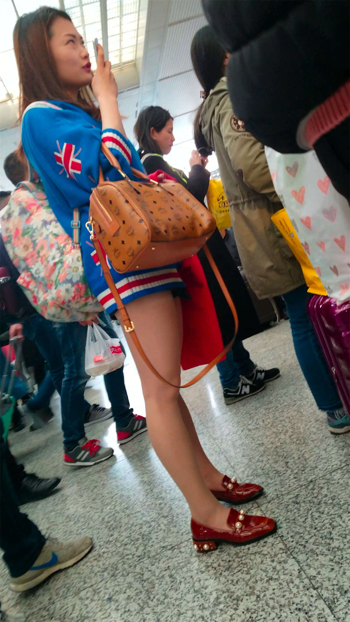 图片[2]-[4K高清视频]购票的时候最适合拍摄-日更街拍