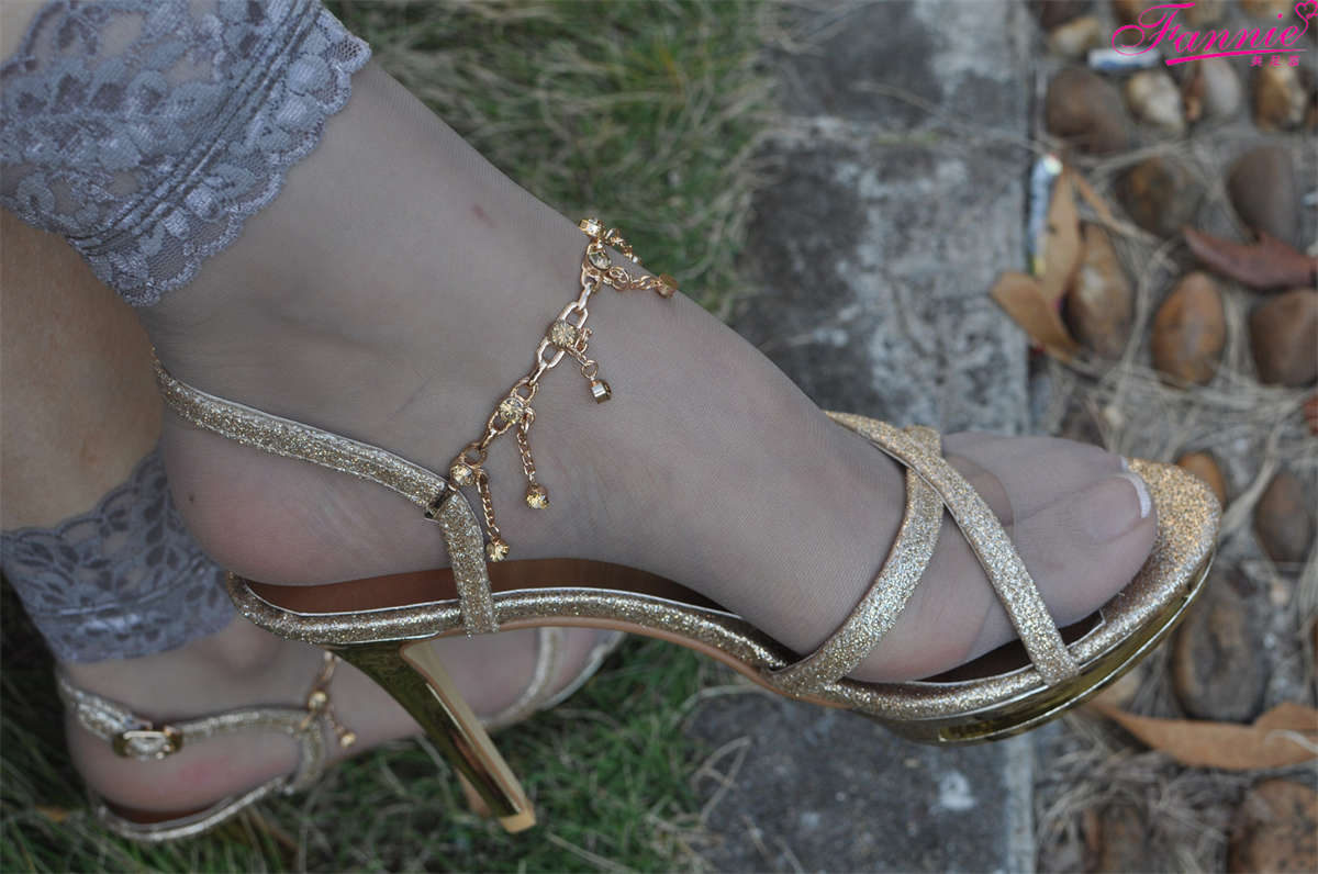 图片[2]-Fannie芬妮美足园NO.250 初冬的阳光高跟丝足（2）-日更街拍