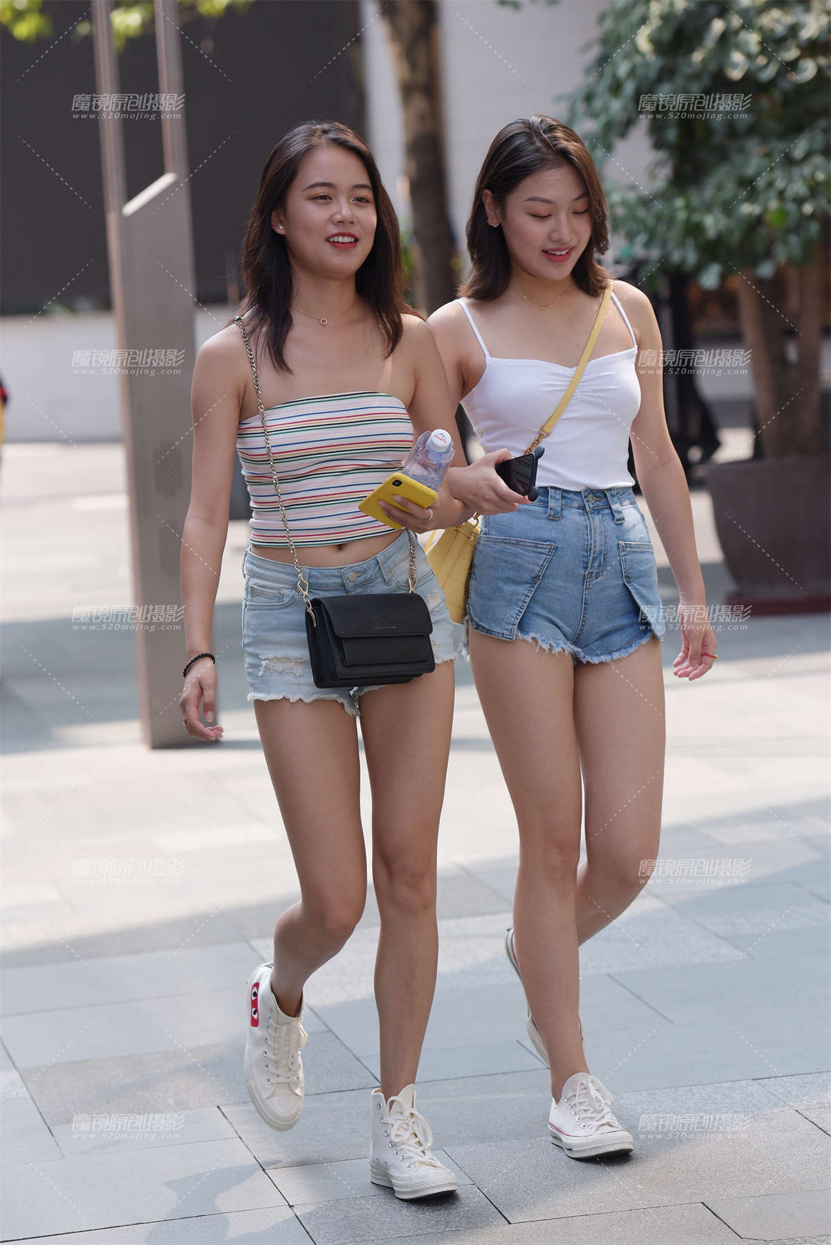 热裤闺蜜-日更街拍