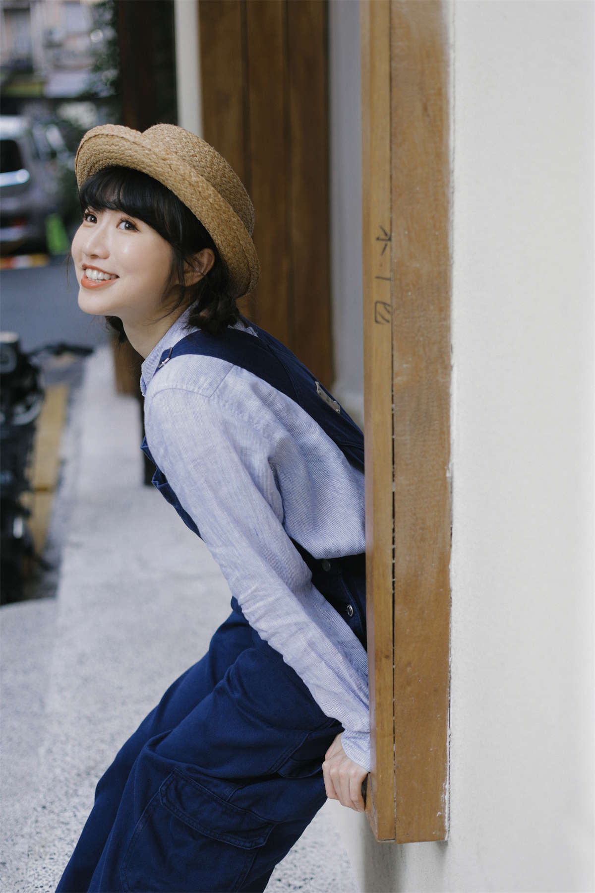 YITUYU艺图语 2023.03.07 庭留 蓝胖子-插图1