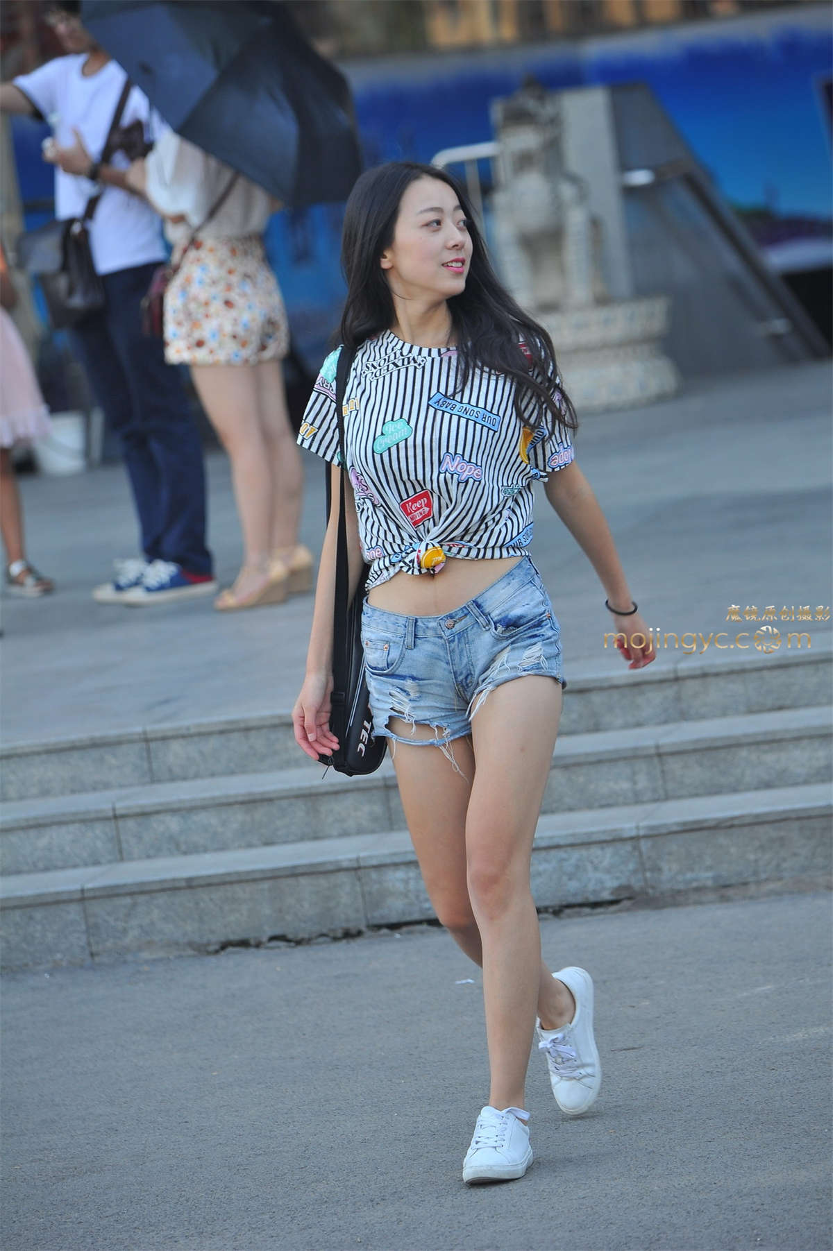 图片[2]-2016-08-29牛仔热裤长发妹妹16张-日更街拍