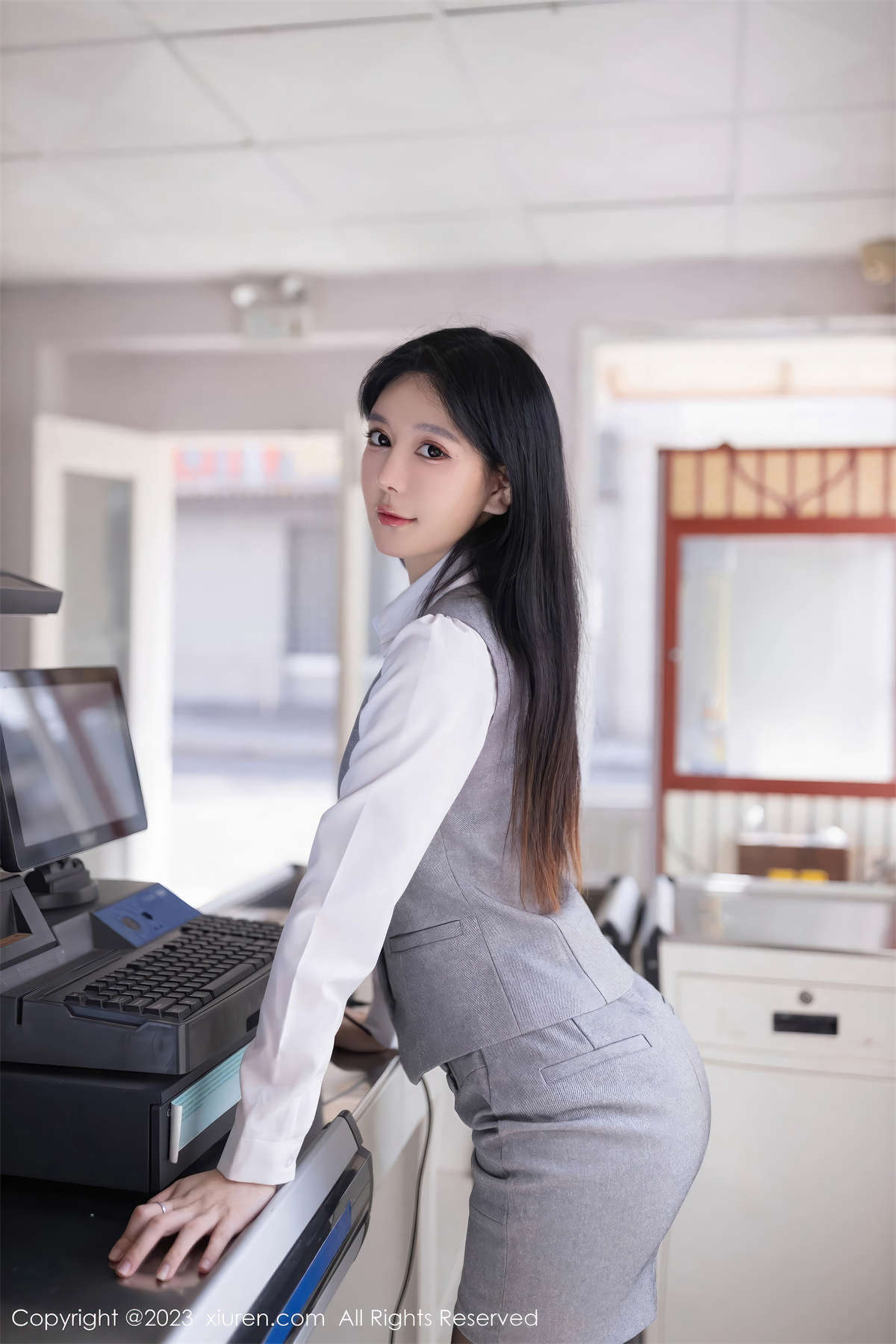 图片[2]-Xiuren秀人网 2023.11.17 No.7684 幼幼-日更街拍