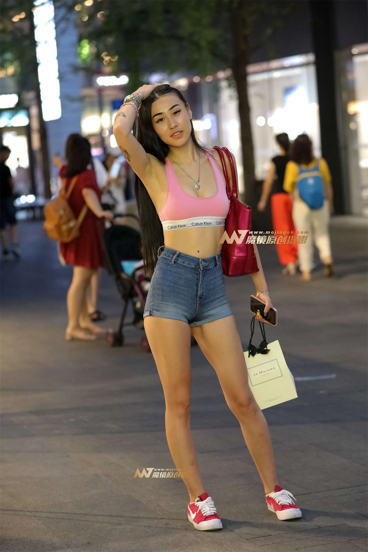 【凯恩赛帖】热裤小美臀-日更街拍