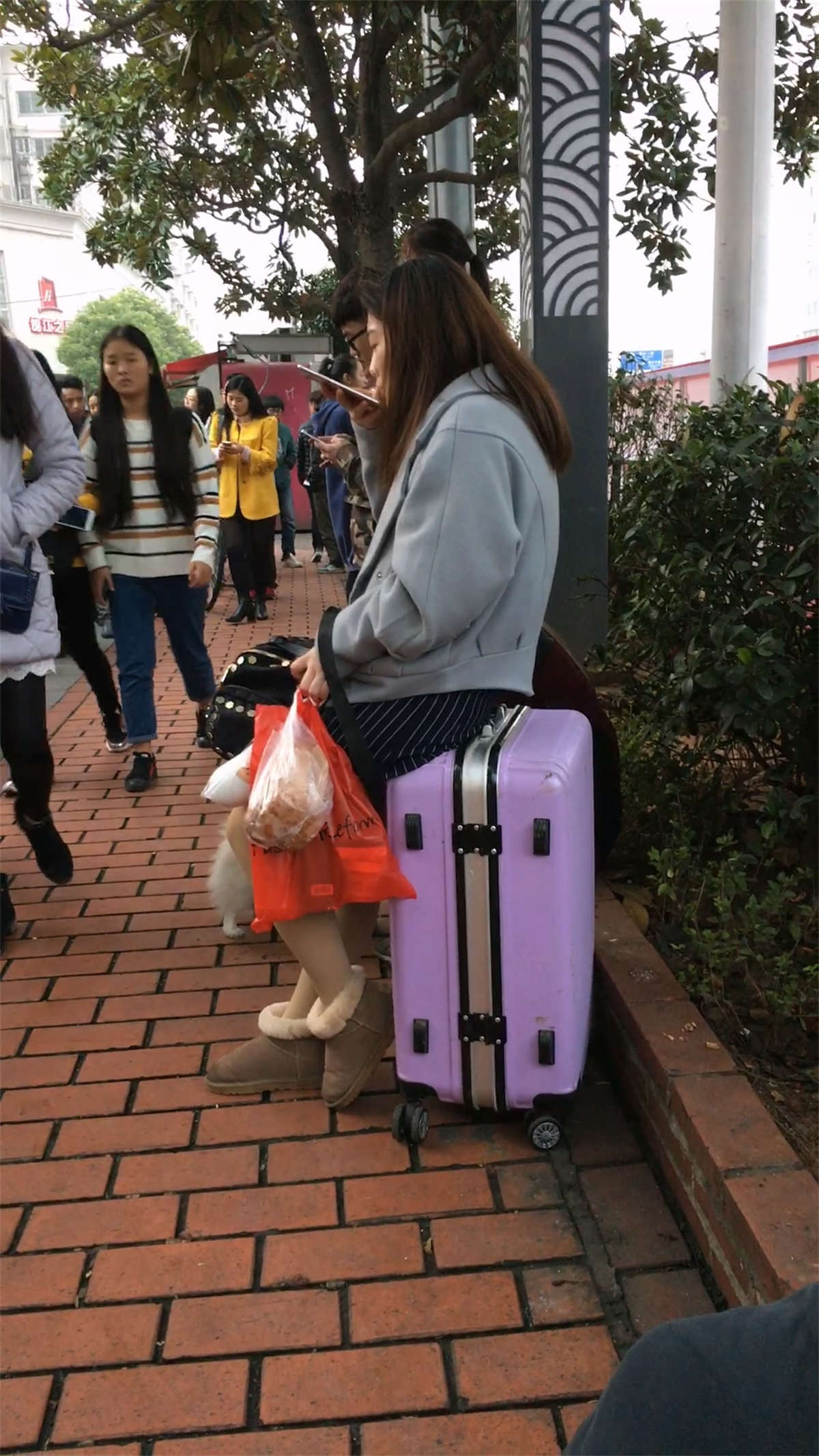 图片[2]-肉色丝袜长发可爱美眉-日更街拍