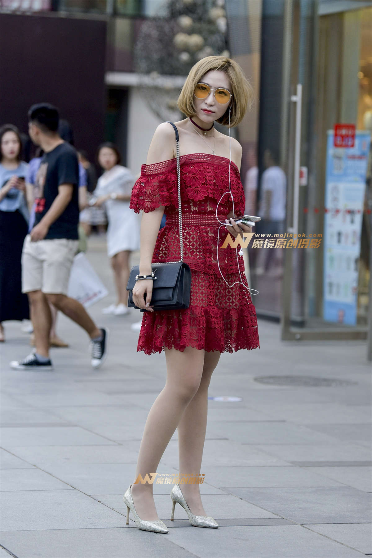 抹胸裙高跟长腿美女-日更街拍
