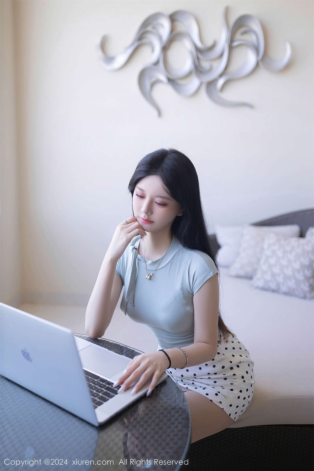 图片[2]-Xiuren秀人网 2024.06.28 NO.8774 幼幼-日更街拍