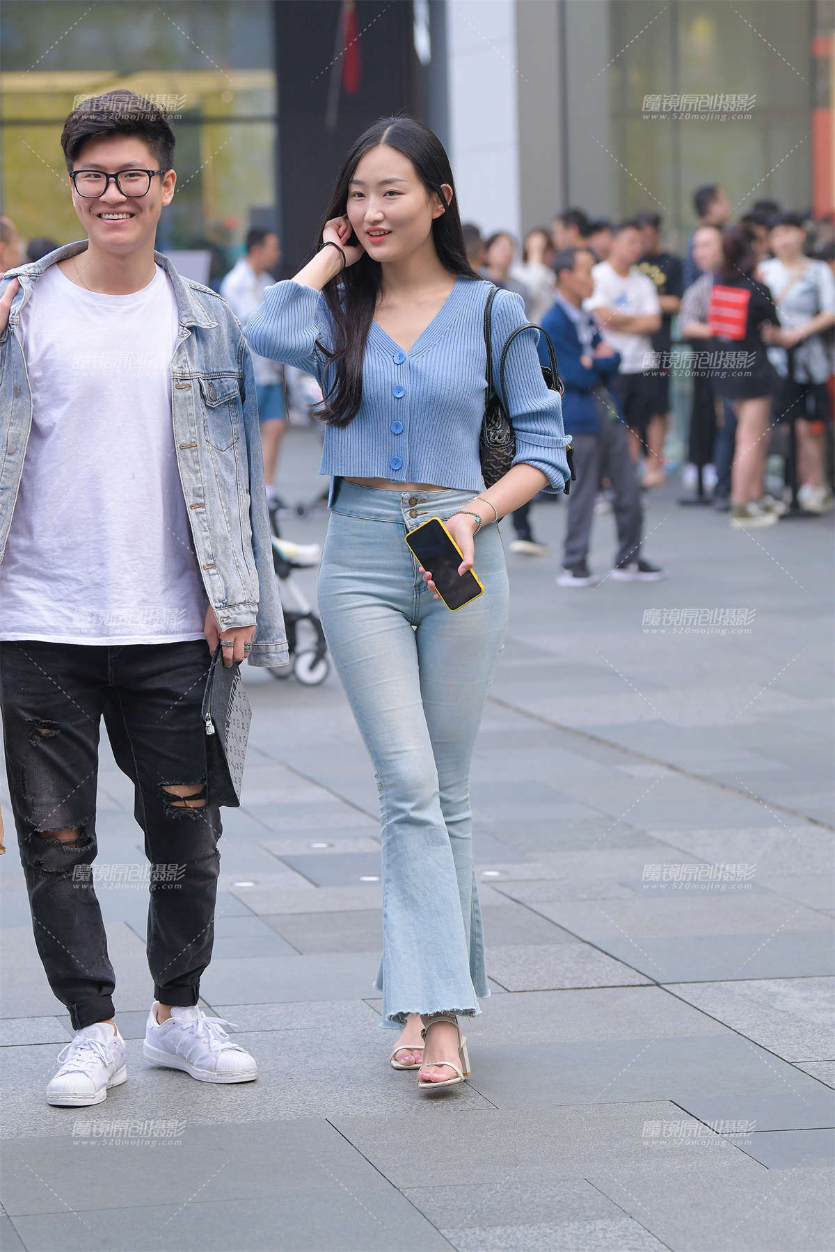 好看的紧牛小姐姐-日更街拍