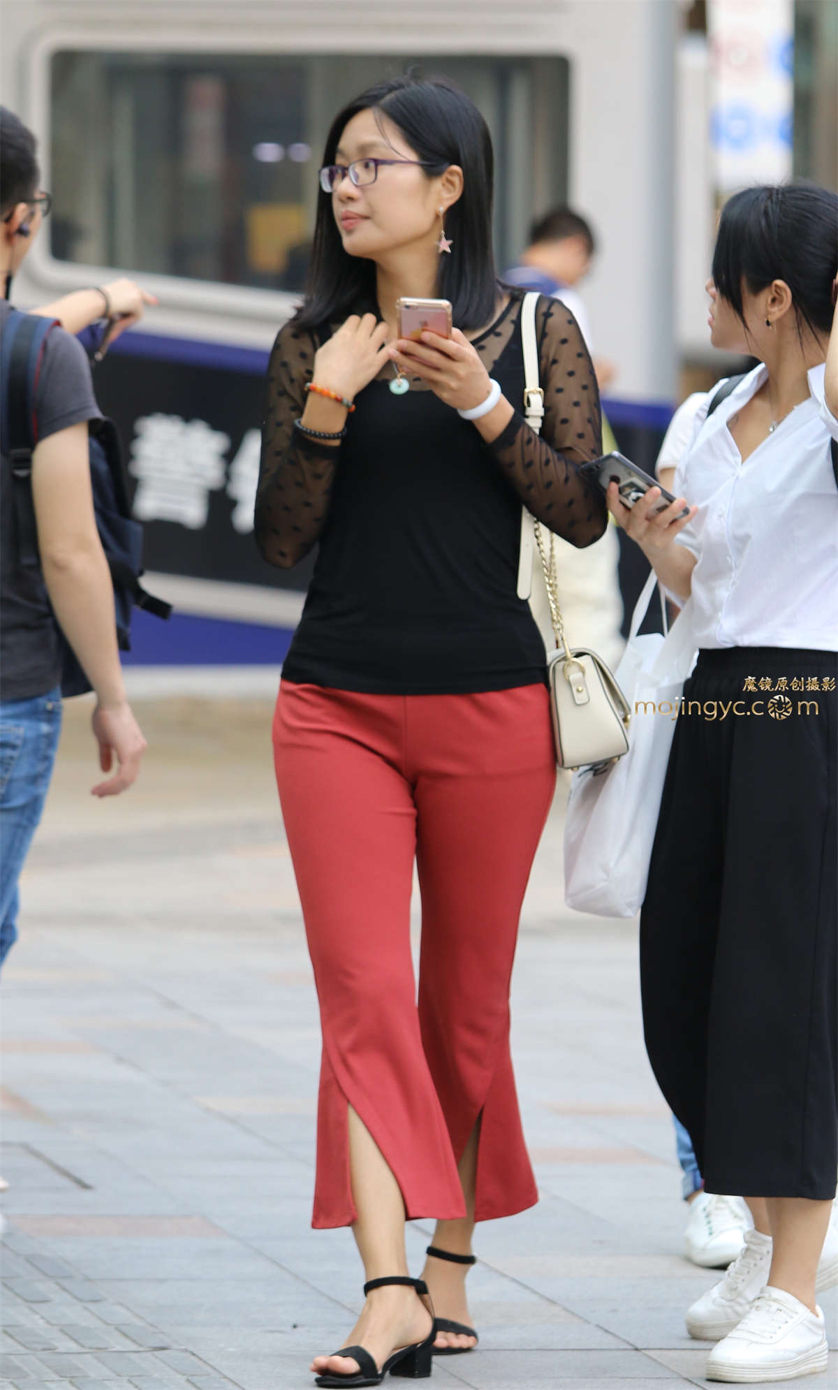 红裤少妇-日更街拍