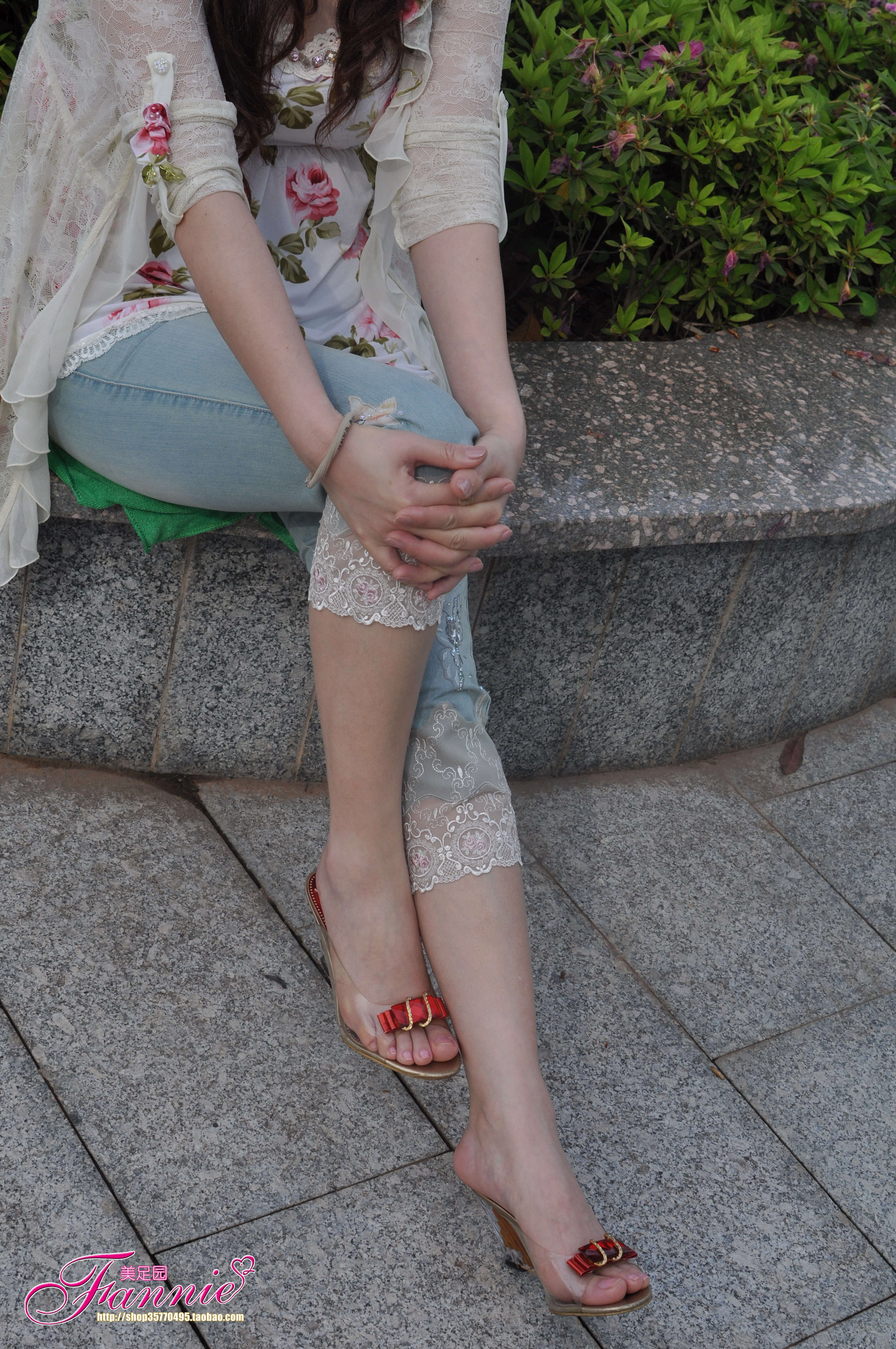 Fannie芬妮美足园NO.11 2011周年特辑（裸足1）-日更街拍