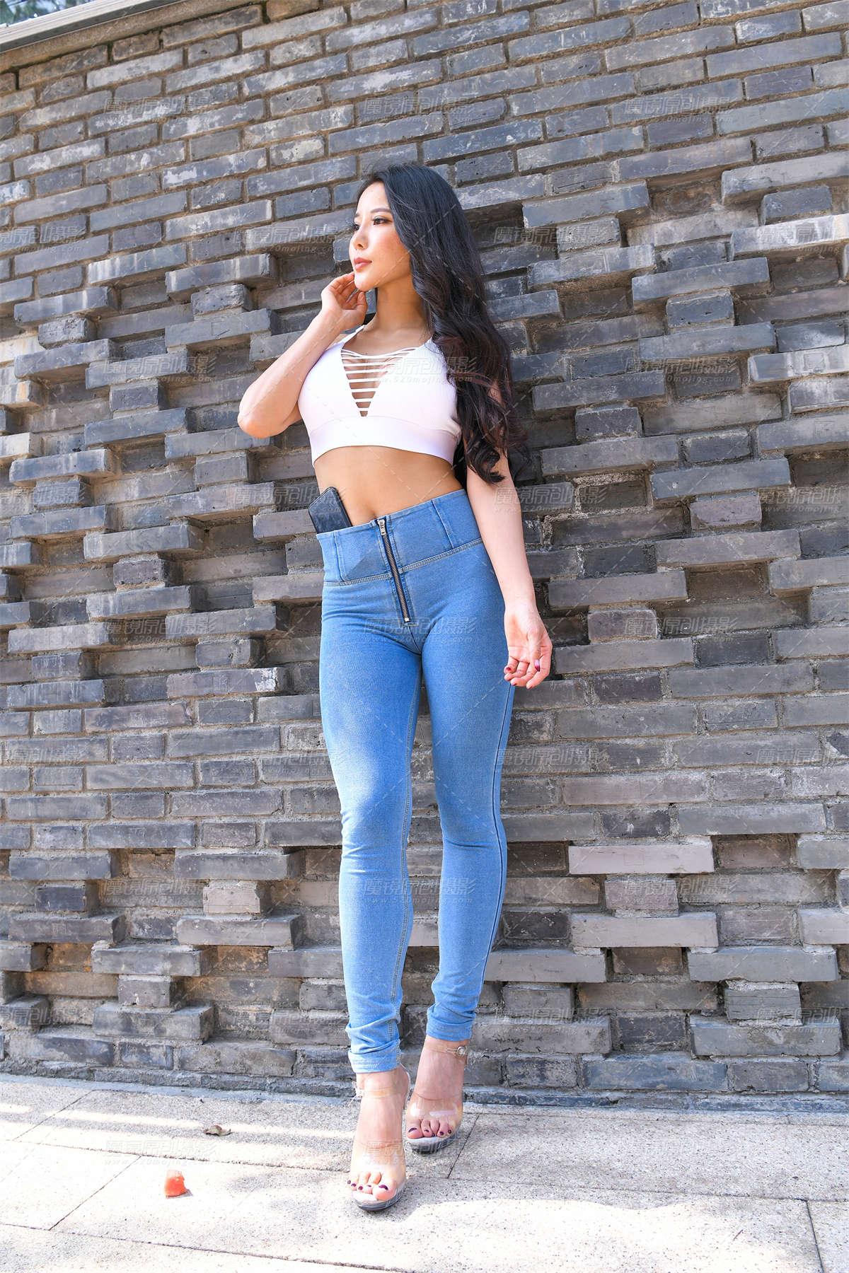 【视觉冲击模拍作品】极品紧牛蜜桃臀美女【套图+视频】-日更街拍