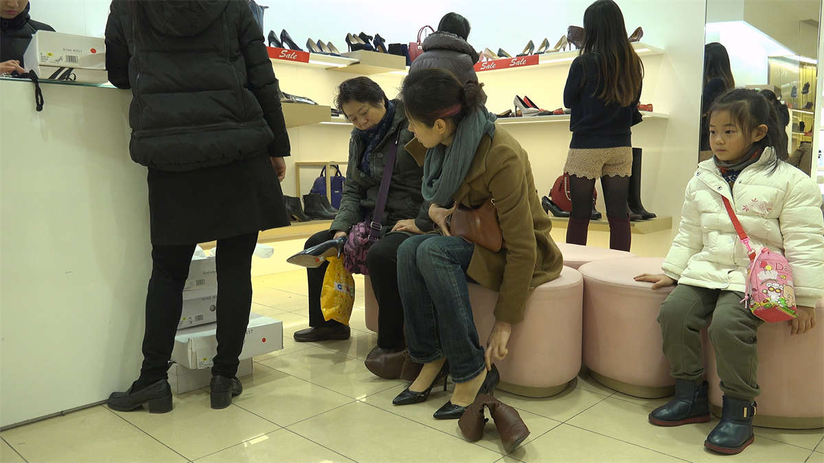 图片[2]-气质的蓝色牛仔少妇-日更街拍