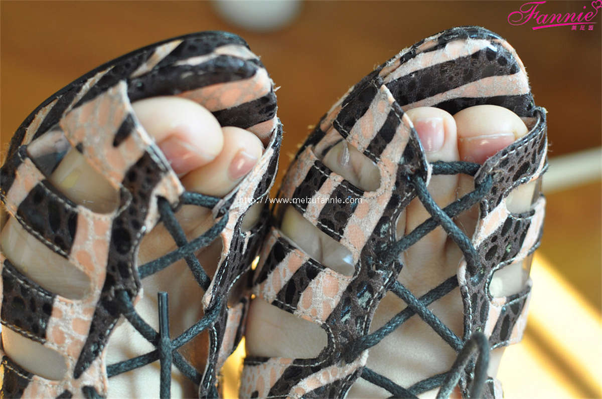 Fannie芬妮美足园NO.259 午后斜阳 温暖惬意-日更街拍