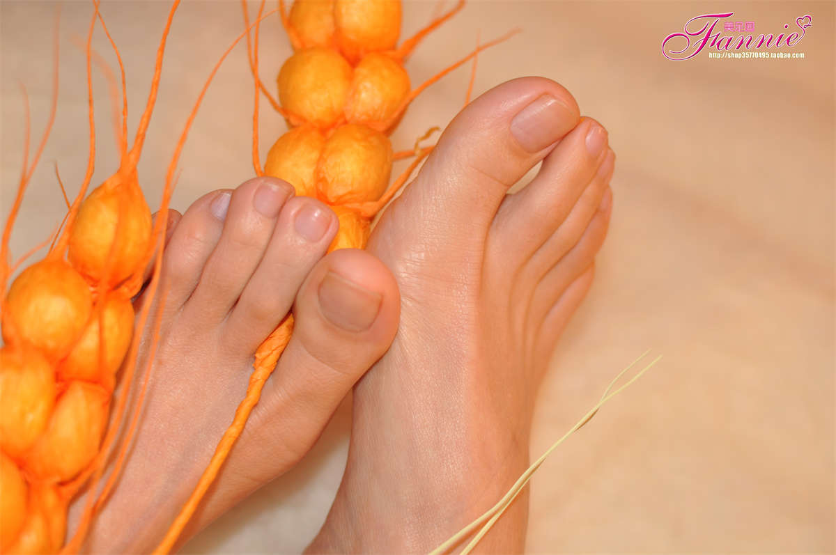 Fannie芬妮美足园NO.593 玉趾如蚕向花语（3）-日更街拍