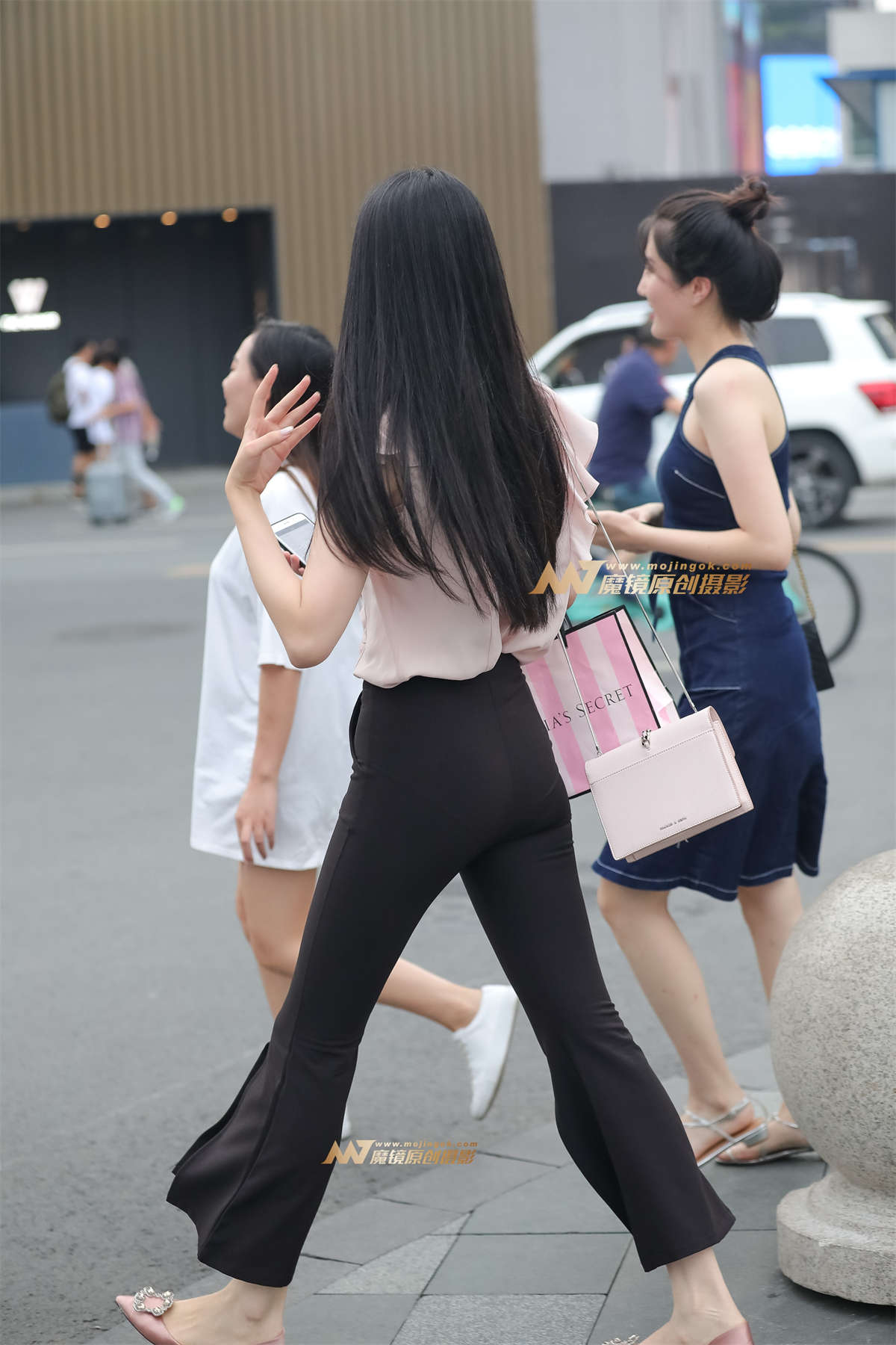 图片[2]-【凯恩赛帖】身姿曼妙 让人心动不已-日更街拍