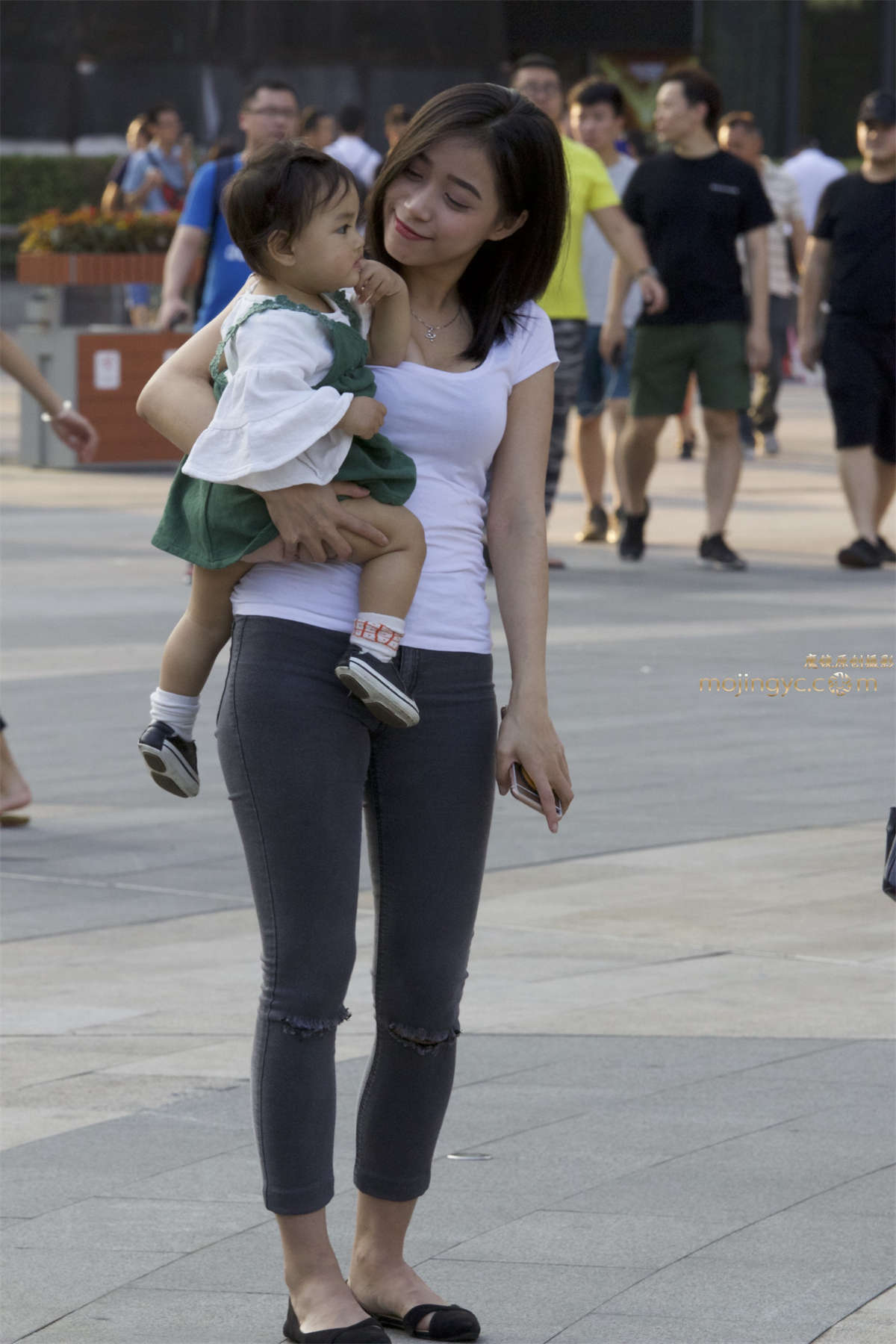 紧牛小少妇-日更街拍