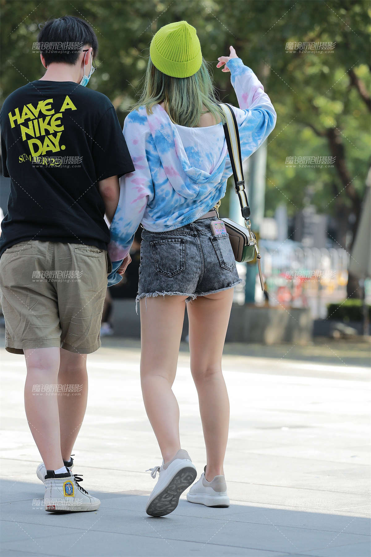 图片[2]-灰色热裤Y Y女友-日更街拍