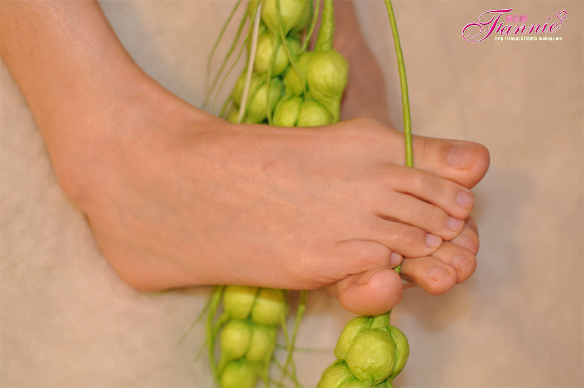 Fannie芬妮美足园NO.594 玉趾如蚕向花语（4）-日更街拍