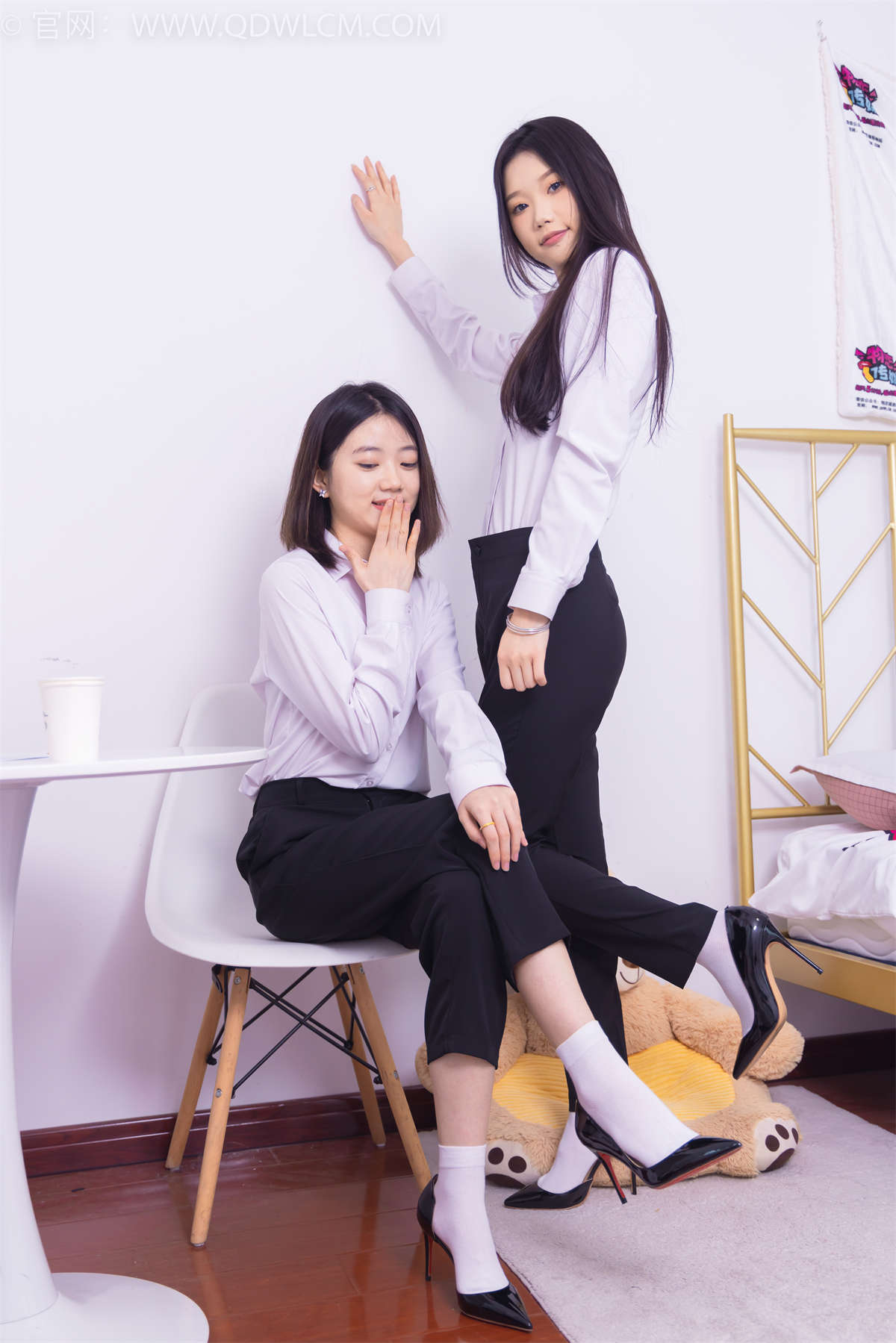 物恋传媒 NO.1463 小竹&欢欢-办公室姐妹-日更街拍