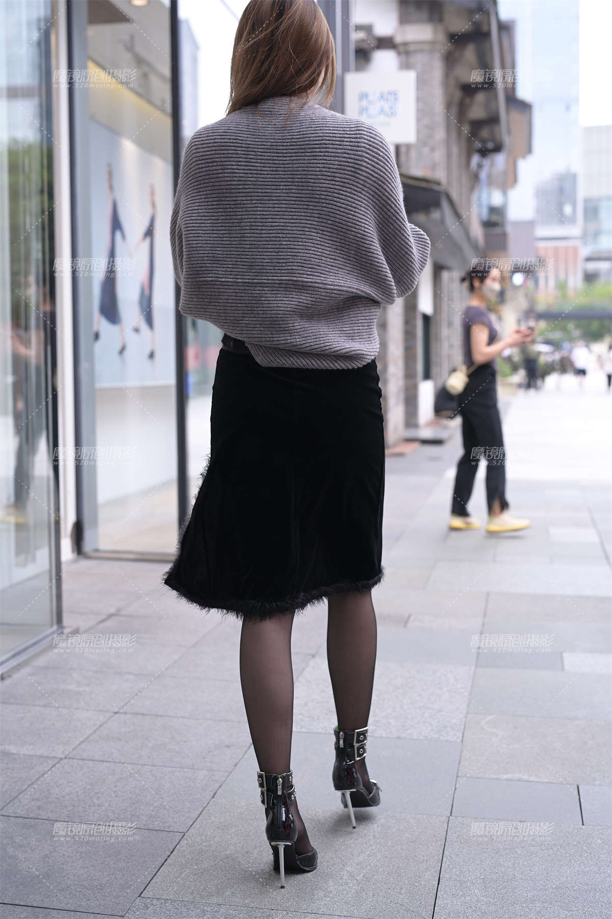 图片[2]-魅力黑丝高跟美女-日更街拍