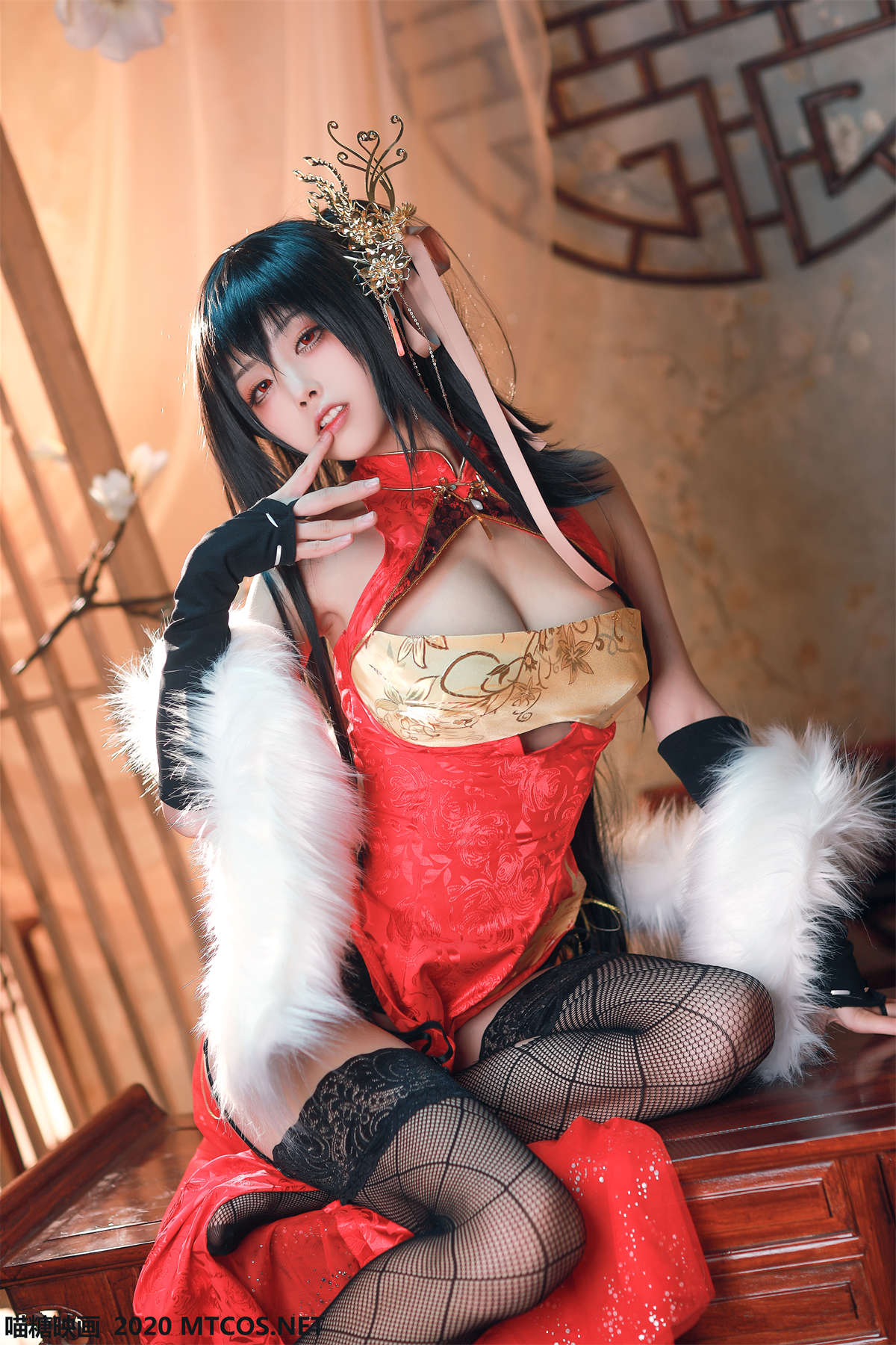 喵糖映画 HML.004 水淼大凤旗袍-日更街拍