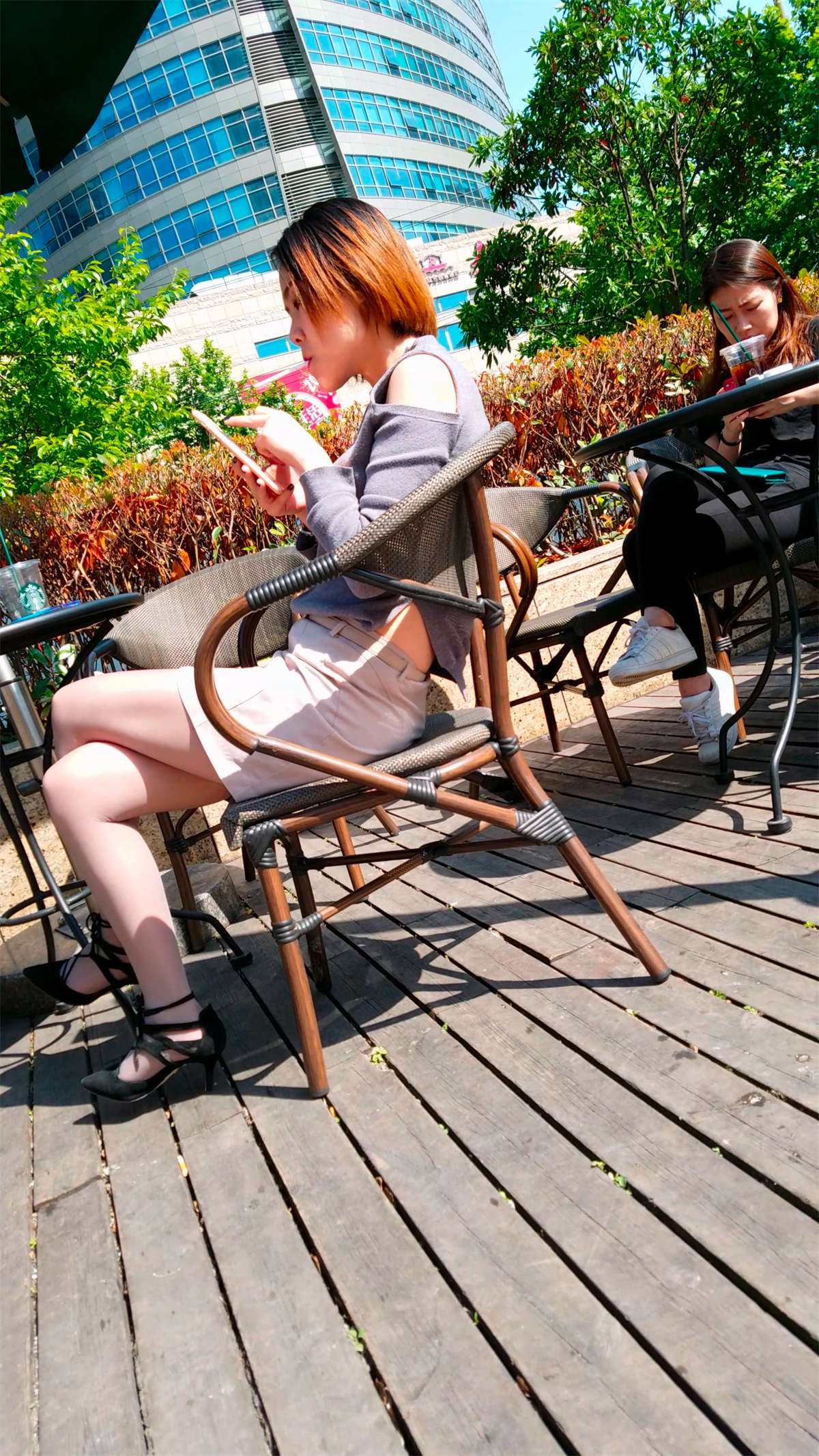 图片[2]-紫色上衣短裙街拍肉丝-日更街拍