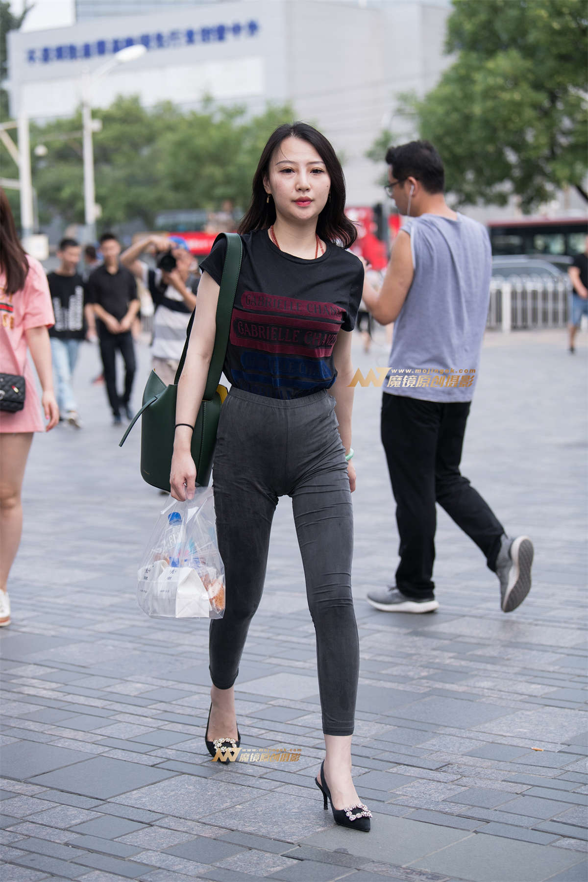 【一只傻麋鹿赛帖】干练紧身灰裤美少妇-日更街拍