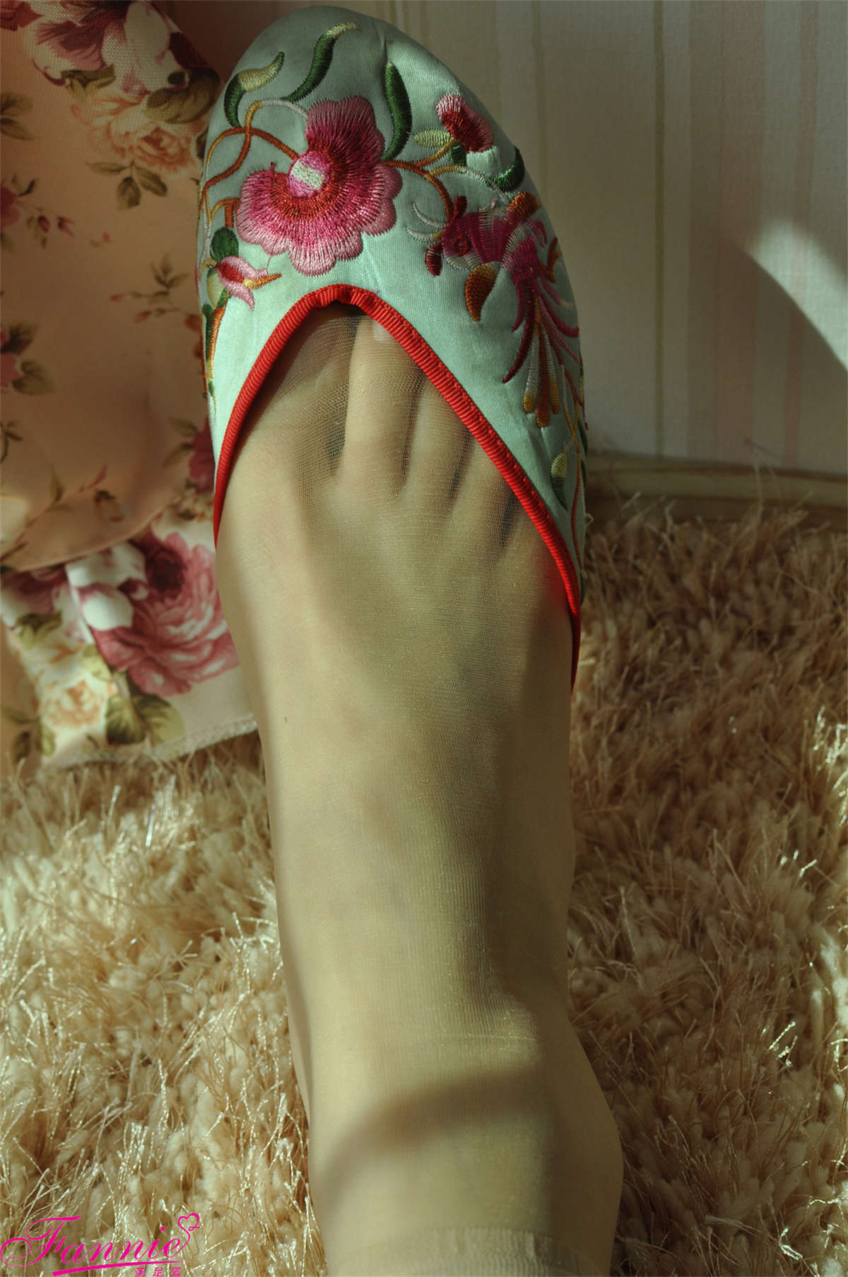 Fannie芬妮美足园NO.262 午后斜阳 温暖惬意（短肉丝2）-日更街拍