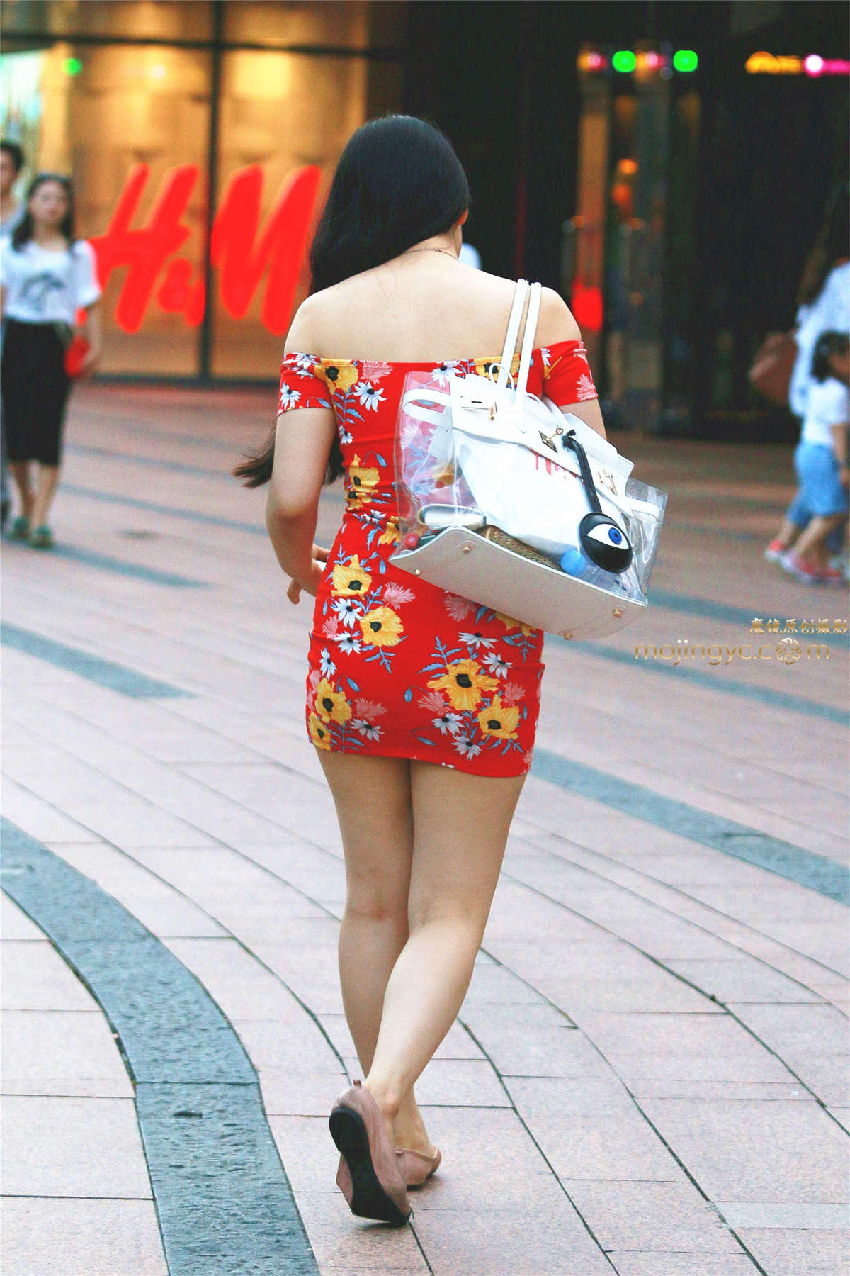 图片[2]-大红花包裙MM-日更街拍