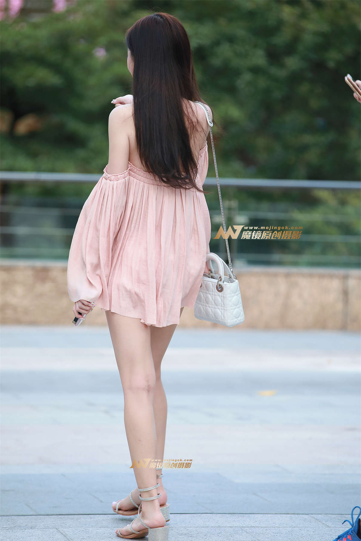 图片[2]-短裤，美腿，美女-日更街拍