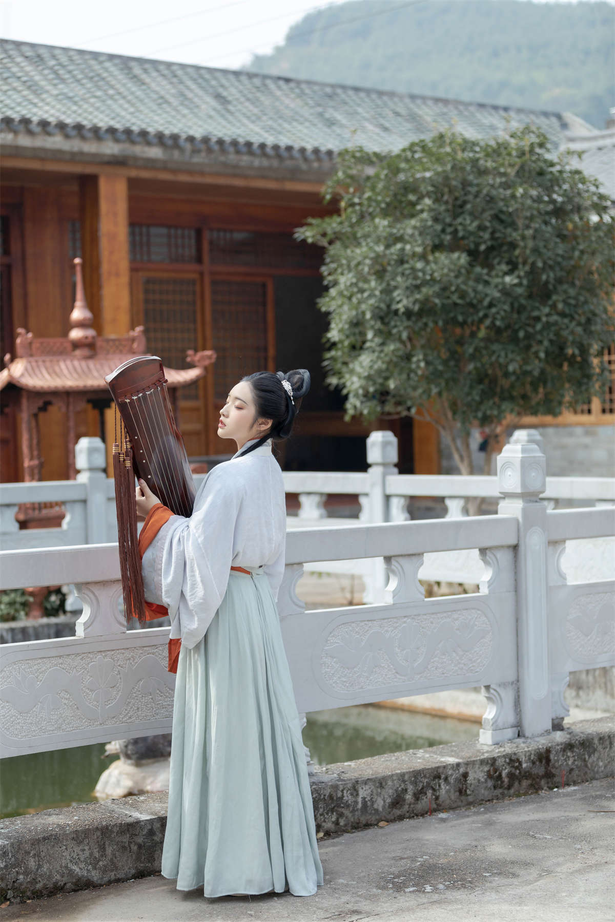 YITUYU艺图语 2023.04.06 琴君可听 姿姿-日更街拍