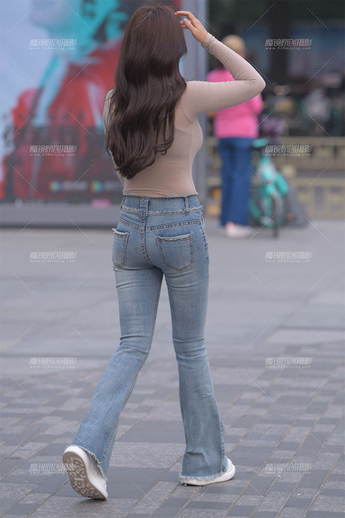 图片[2]-【红石赛贴】牛仔裤美女-日更街拍