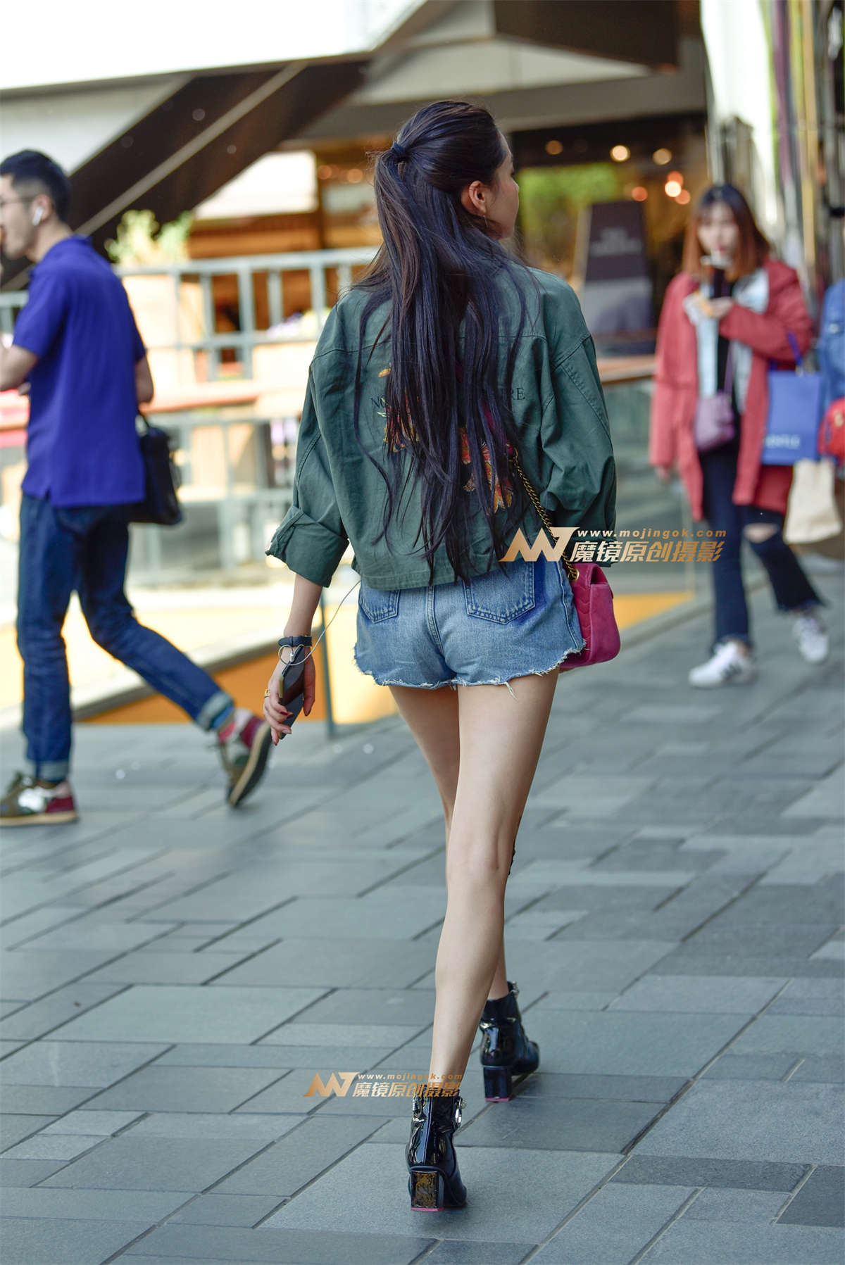 图片[2]-性感热裤 长腿美女-日更街拍