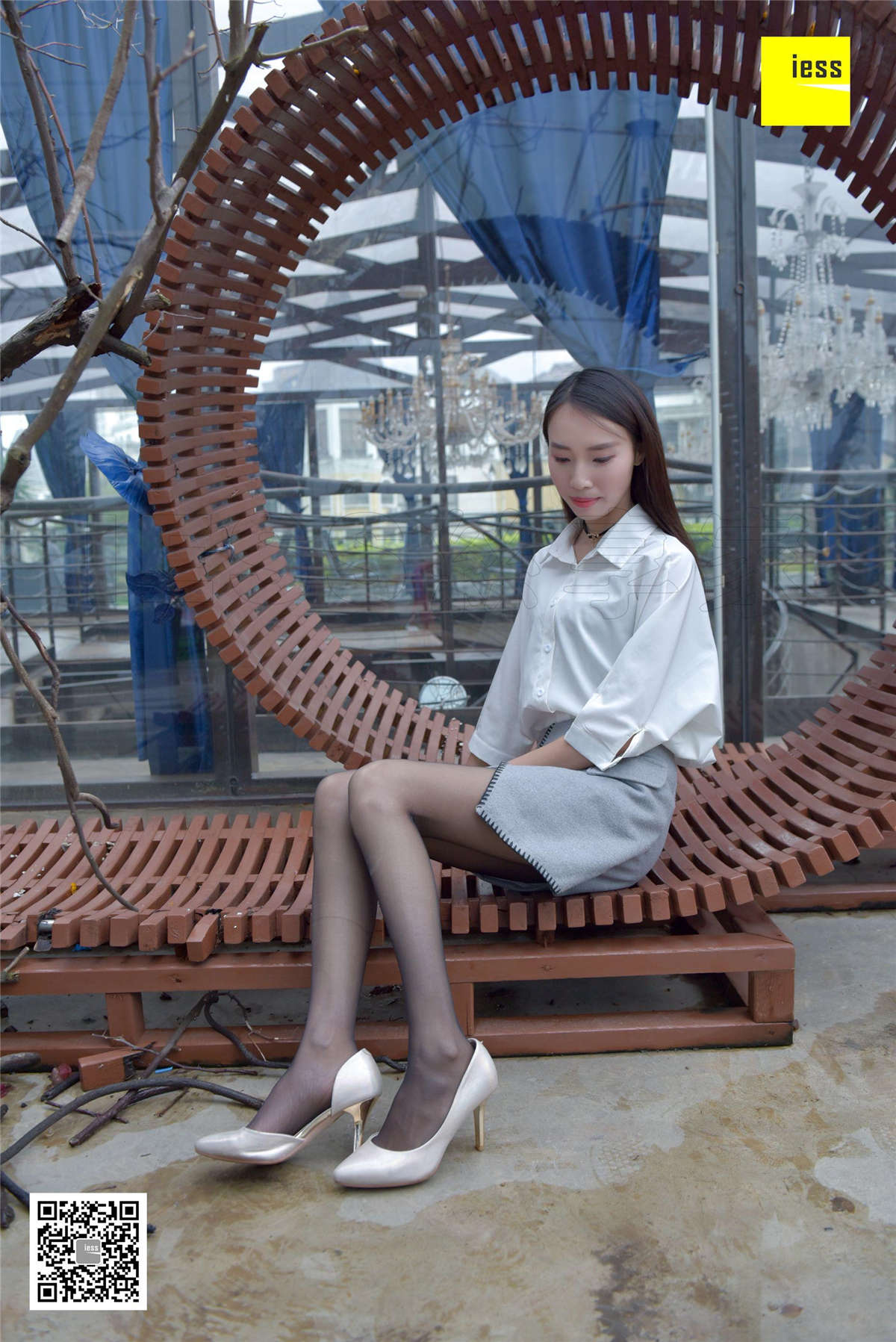 图片[2]-IESS异思趣向 丝享家160期：雨后的黑丝永英-日更街拍