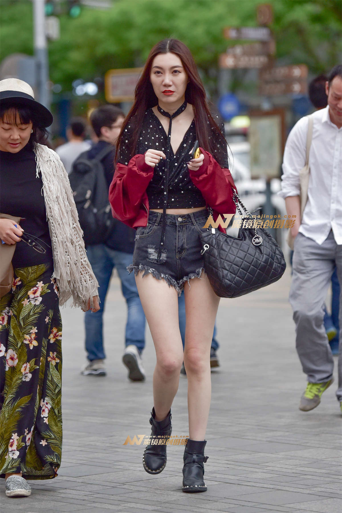 性感热裤美腿少妇-日更街拍