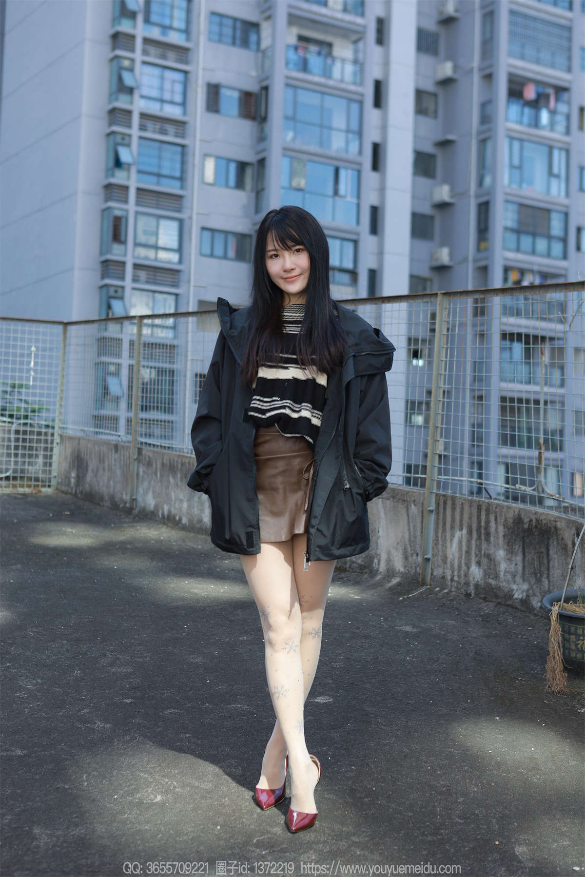 图片[2]-IESS异思趣向 2023.12.07 丝享家1605：婉萍 晒晒太阳-日更街拍