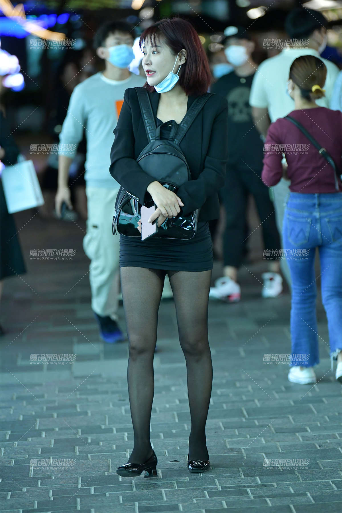 图片[2]-★短裙黑丝袜美女-日更街拍