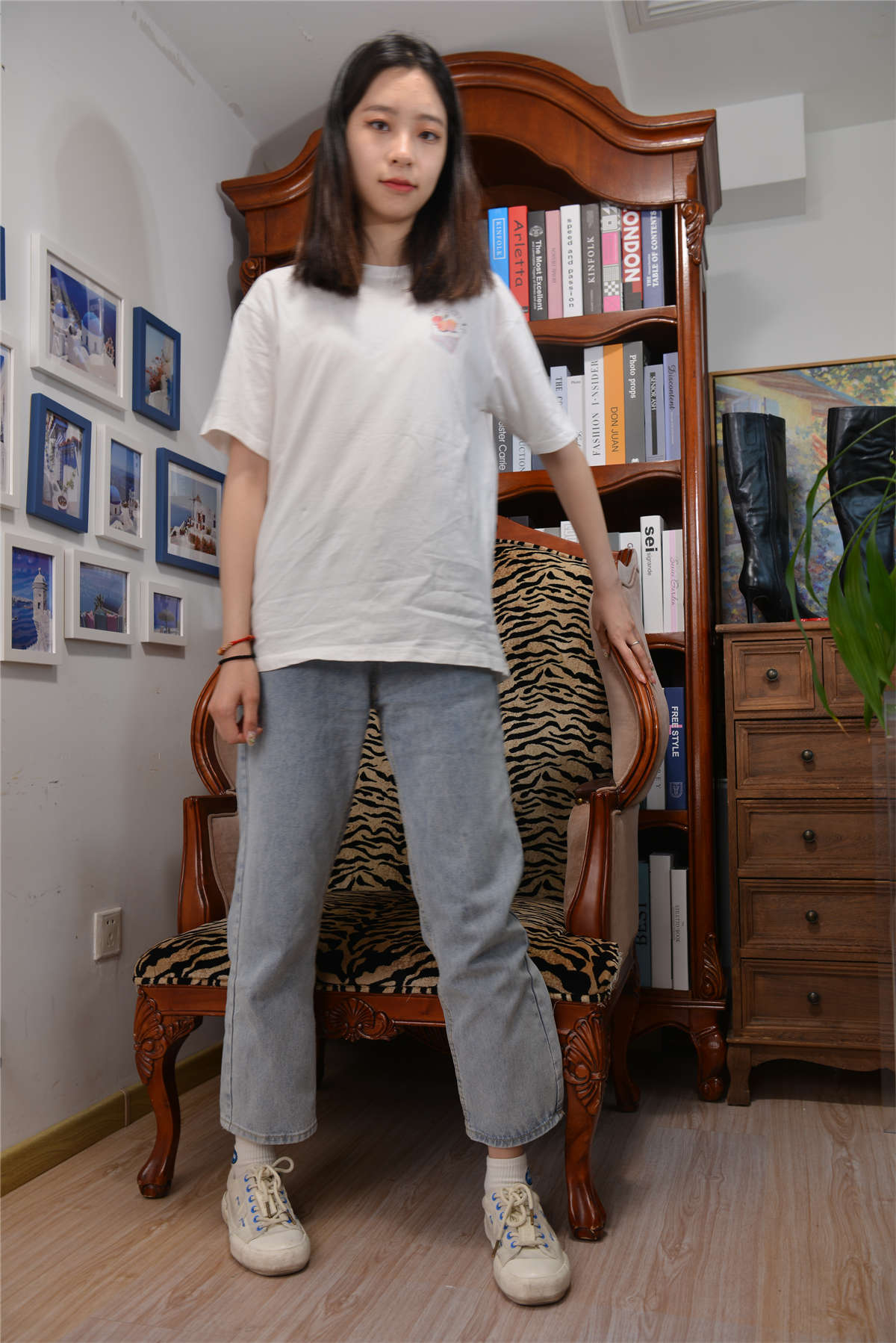 图片[2]-Sexy Asian Girls Feet No.017 美女YIYI性感的40码大脚丫（牛仔裤棉袜裸足2）-日更街拍