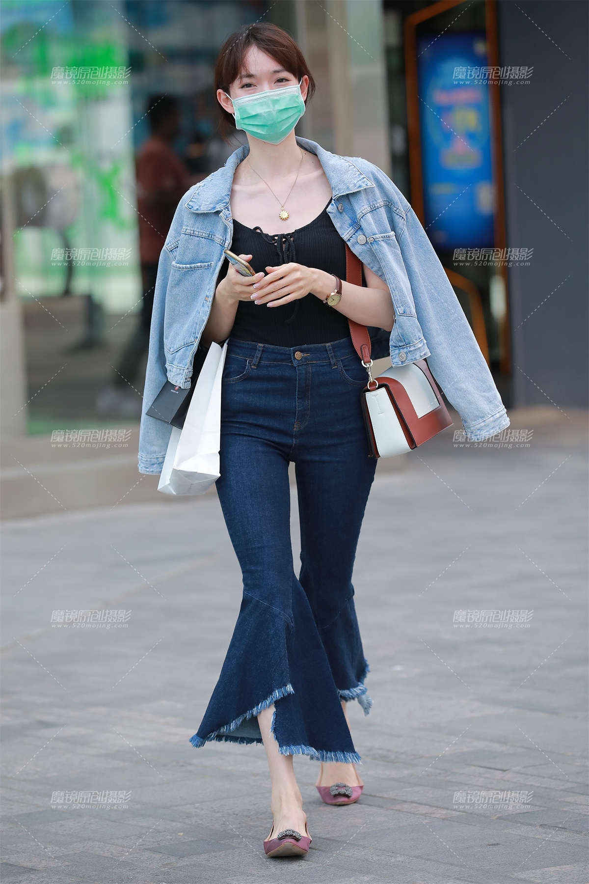 蓝牛漂亮美女-日更街拍